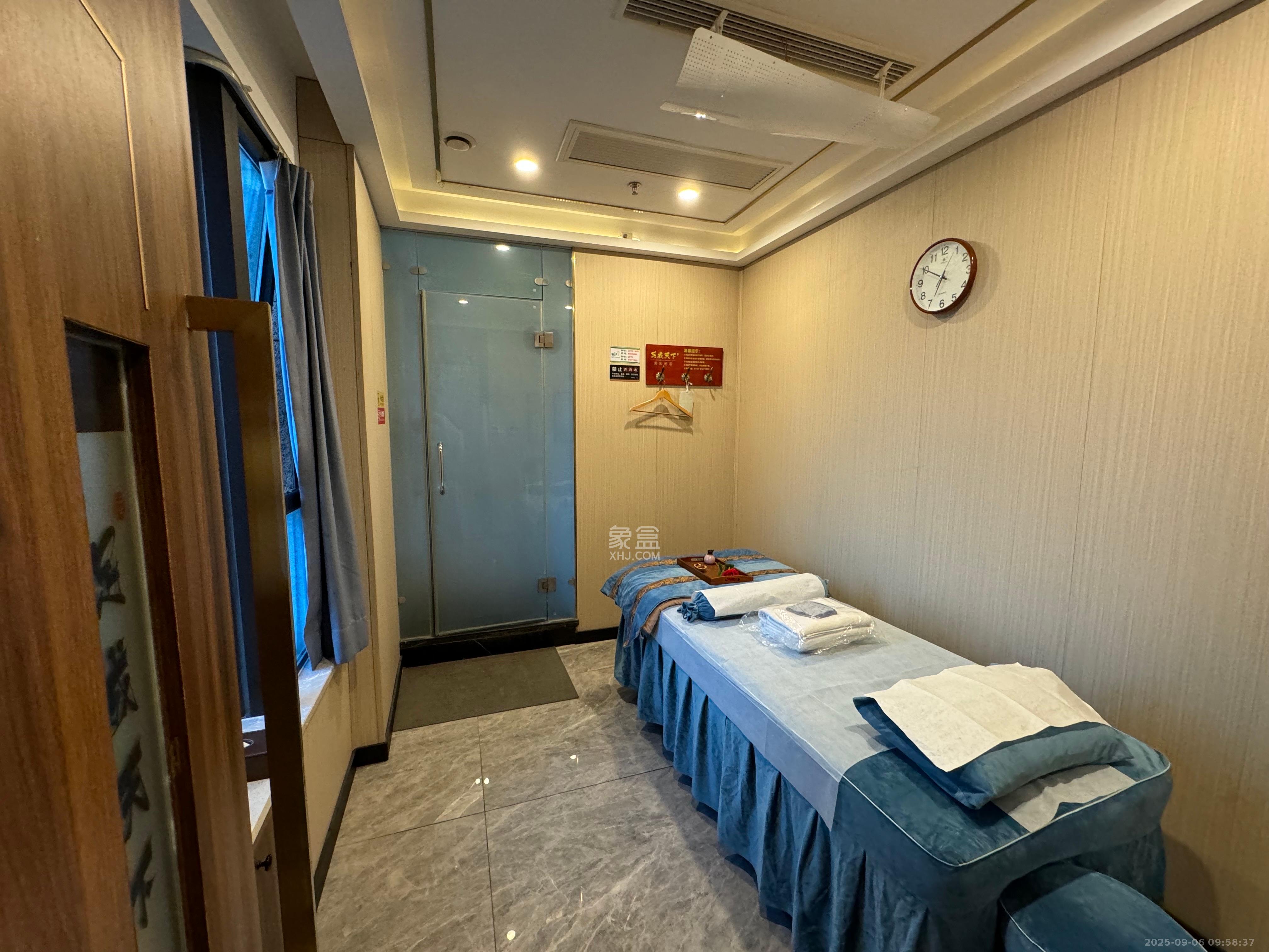 公园9号大都会 1室1厅1卫 22800.0元/月 公园9号大都会 1室1厅1卫 22800.0元/月室内图