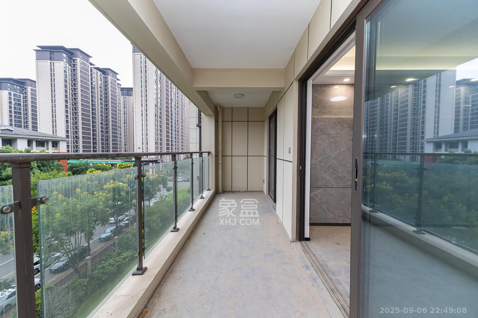 润和湘江天地天悦湾  4室2厅2卫    190.0万 润和湘江天地天悦湾  4室2厅2卫    190.0万阳台