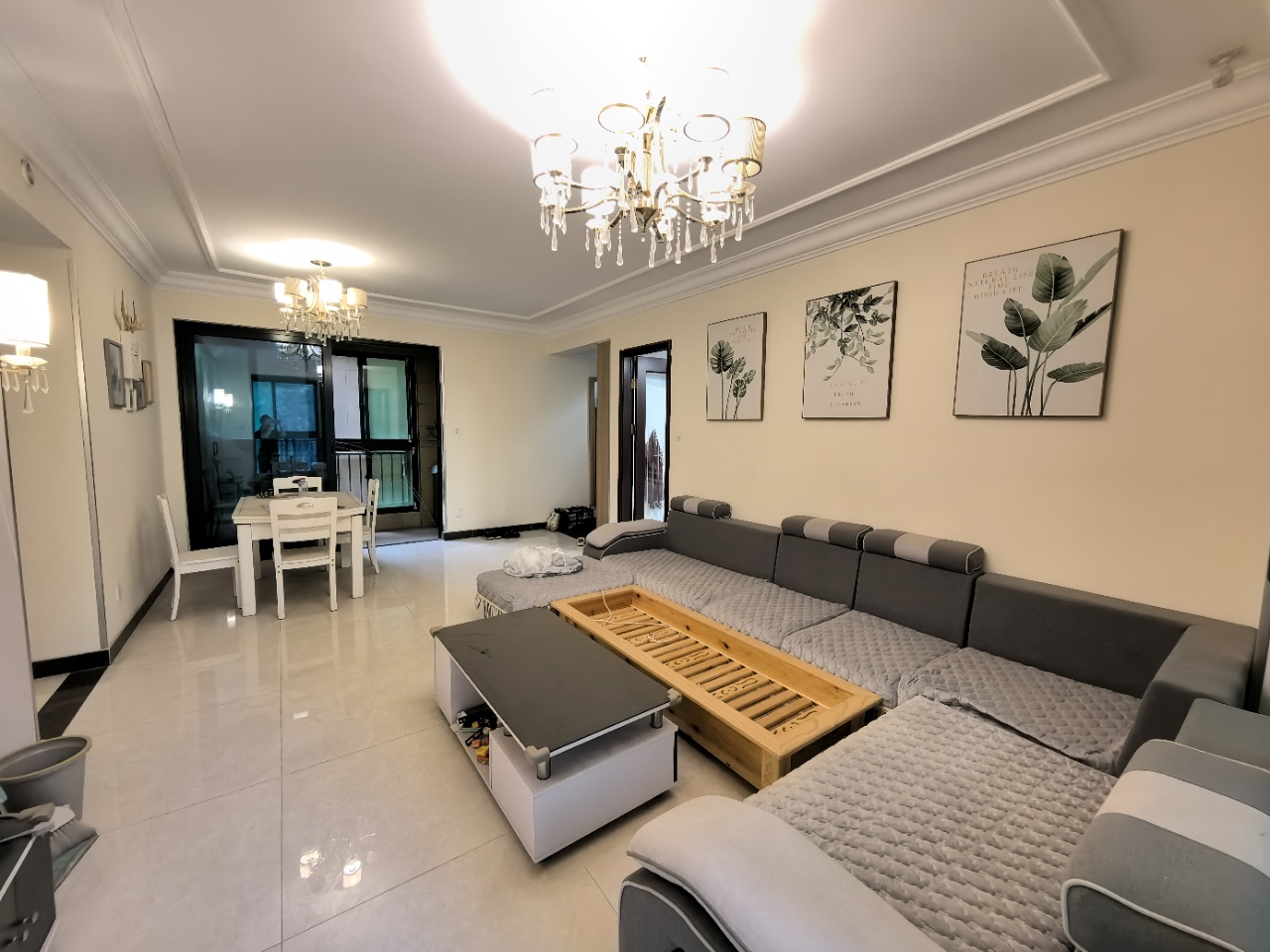 恒大绿洲 3室2厅2卫 1800.0元/月 恒大绿洲 3室2厅2卫 1800.0元/月室内图