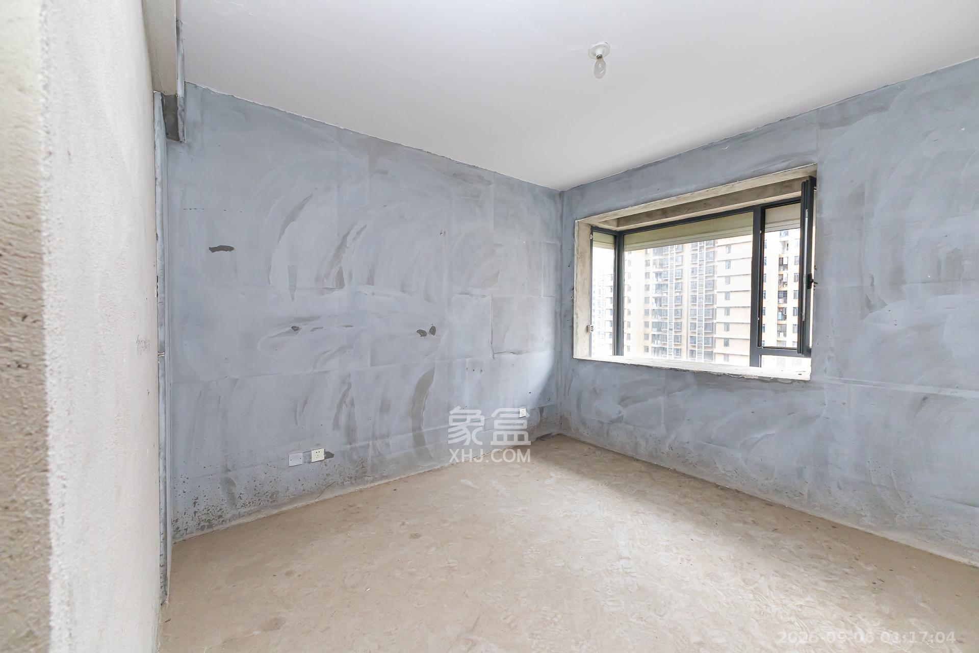 明发国际城  4室2厅2卫    80.0万卧室