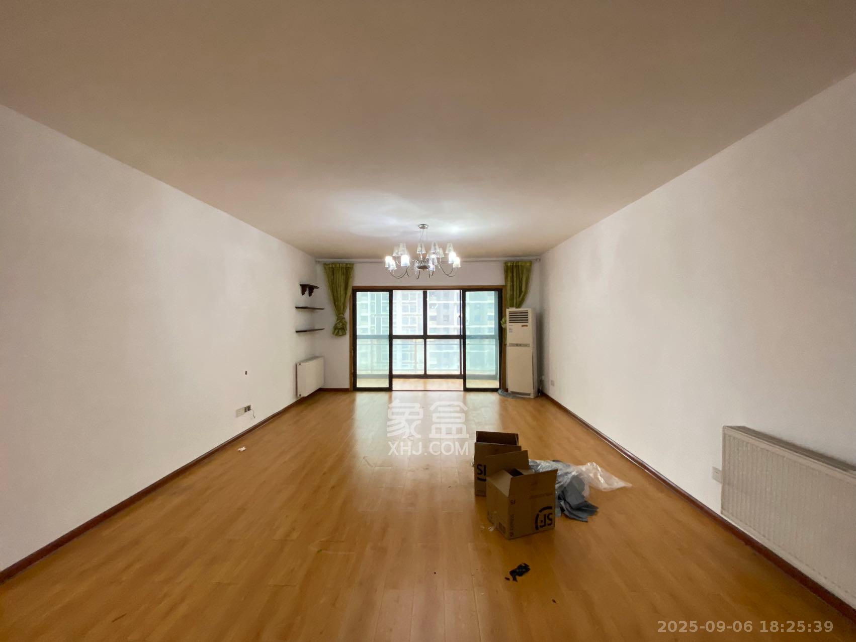 归心苑 4室2厅2卫 4400.0元/月 归心苑 4室2厅2卫 4400.0元/月室内图