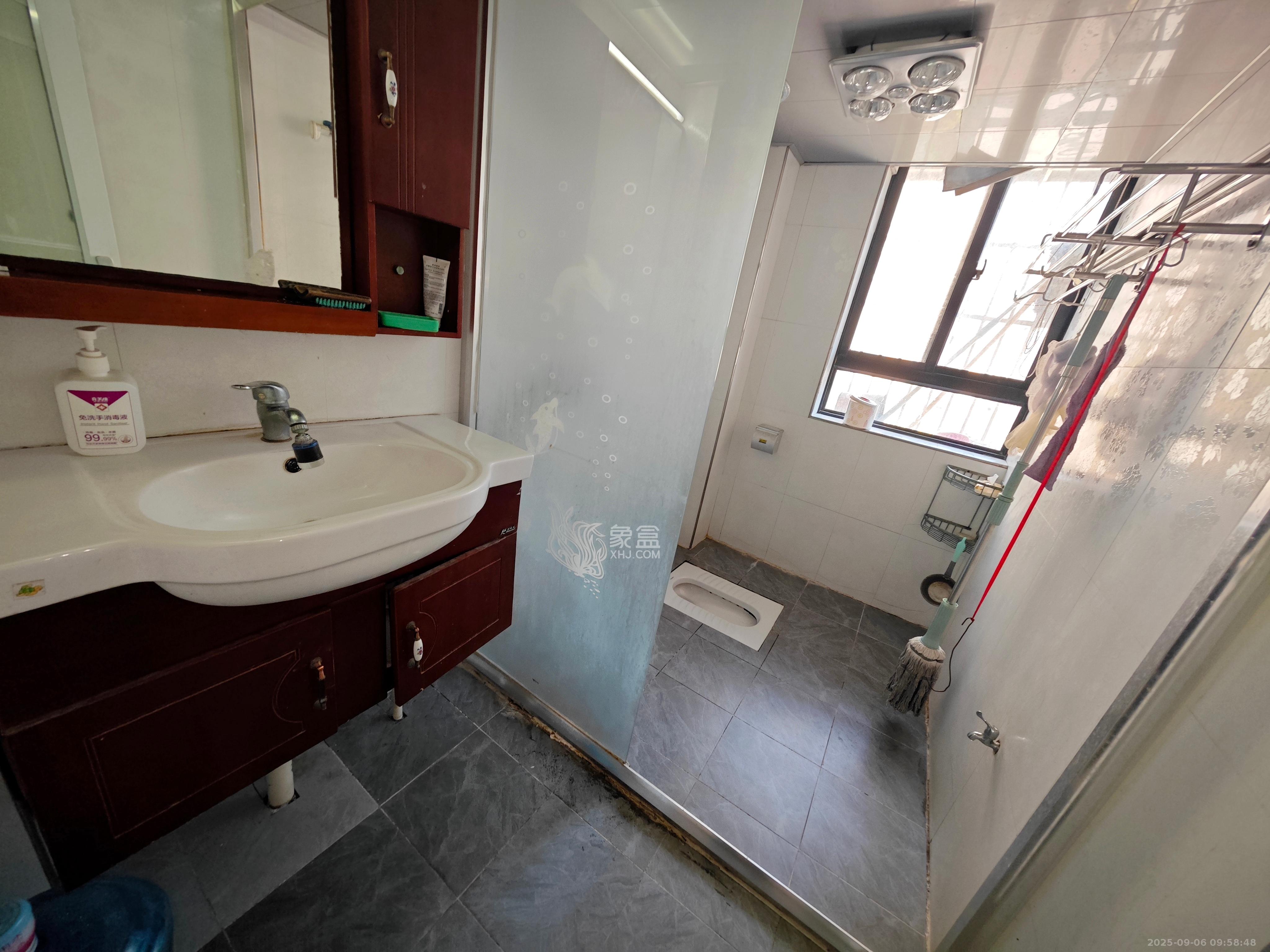 长大卧琥  3室2厅2卫    3000.0元/月 长大卧琥  3室2厅2卫    3000.0元/月室内图