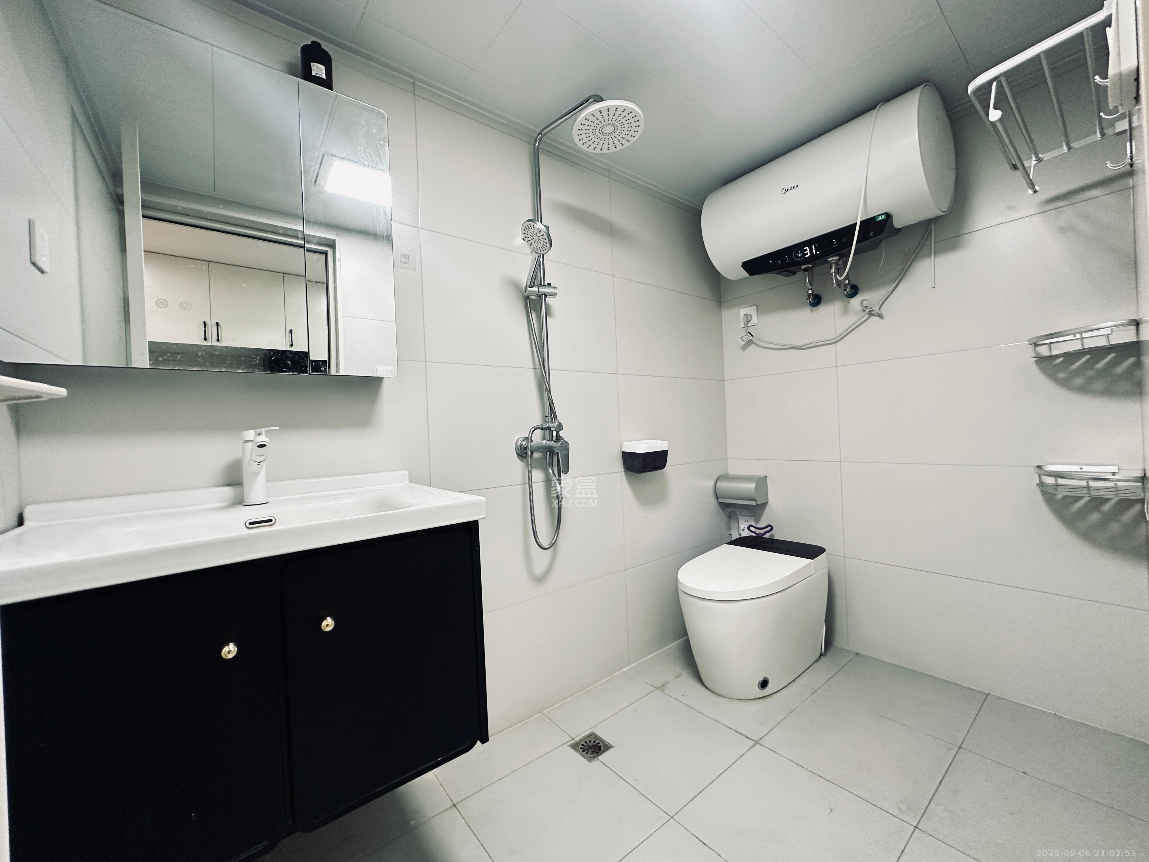 保利天禧EF区  2室2厅1卫    2800.0元/月 保利天禧EF区  2室2厅1卫    2800.0元/月室内图