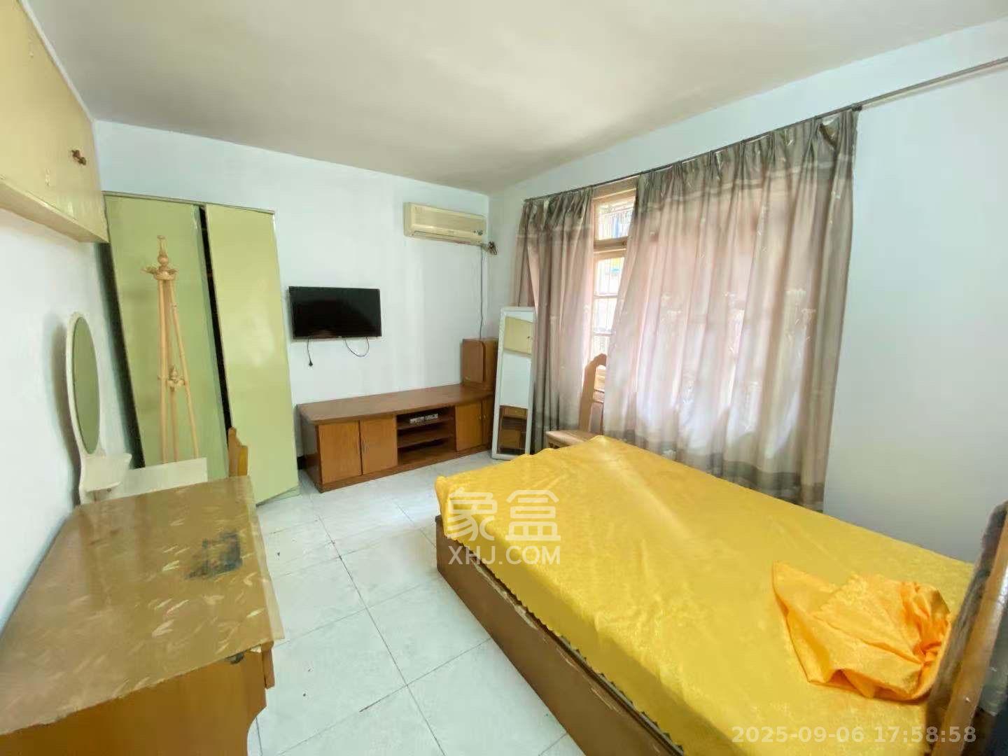 席草田散盘 1室1厅1卫 1200.0元/月 席草田散盘 1室1厅1卫 1200.0元/月室内图