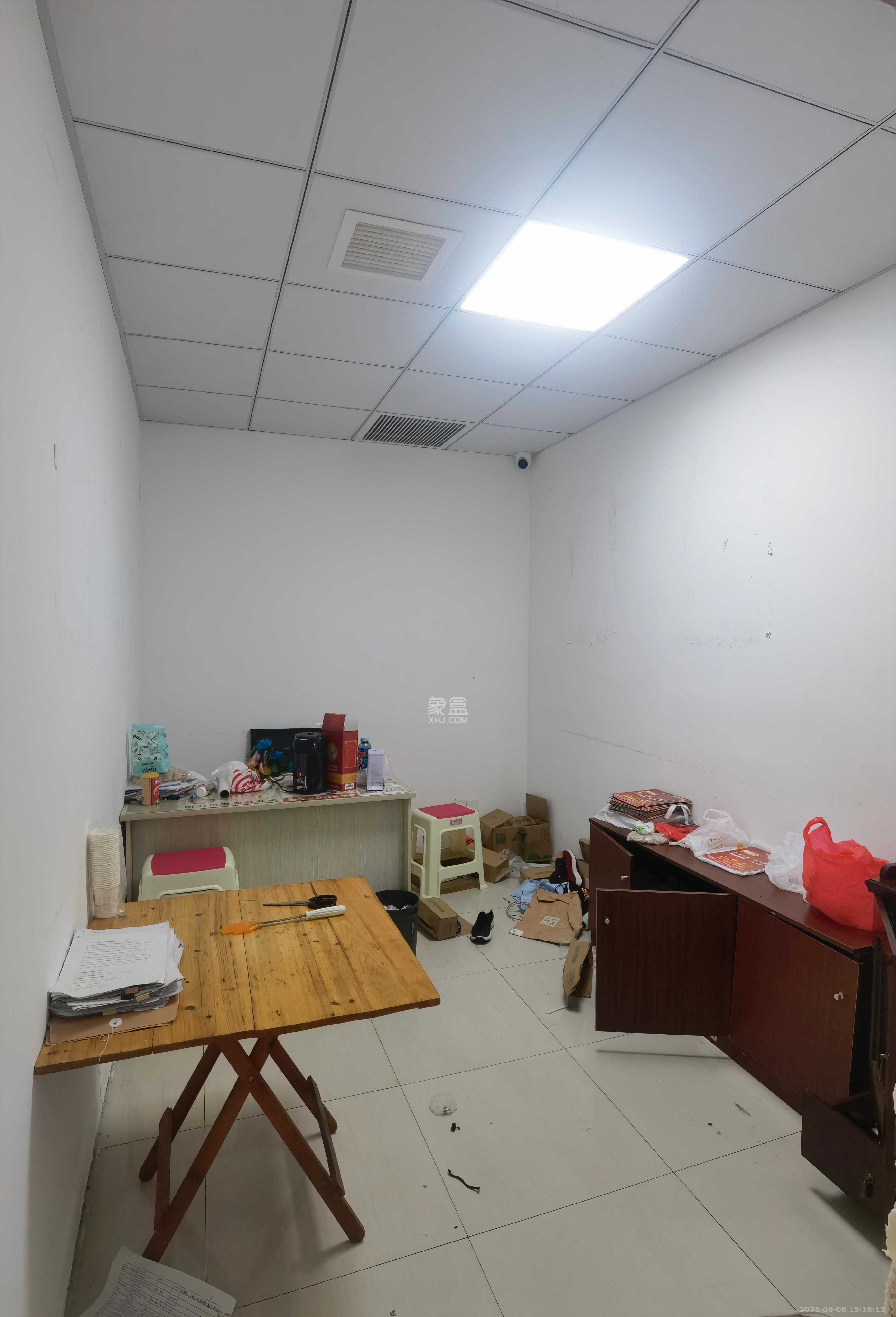 四方小区综合楼（四方嘉丽）   192.94㎡      18000.0元/月室内图