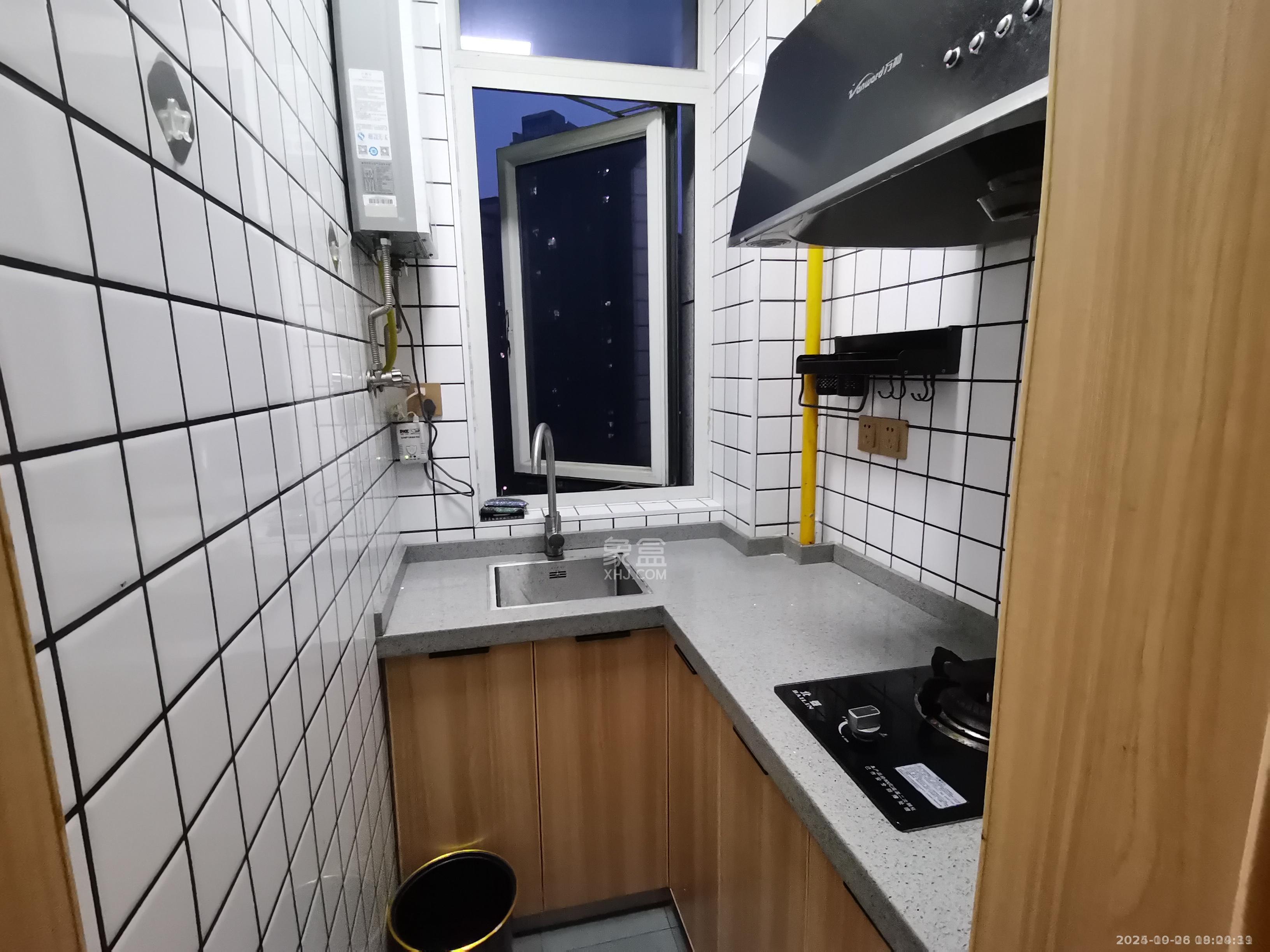 庐山一号  1室1厅1卫   1400.00元/月室内图