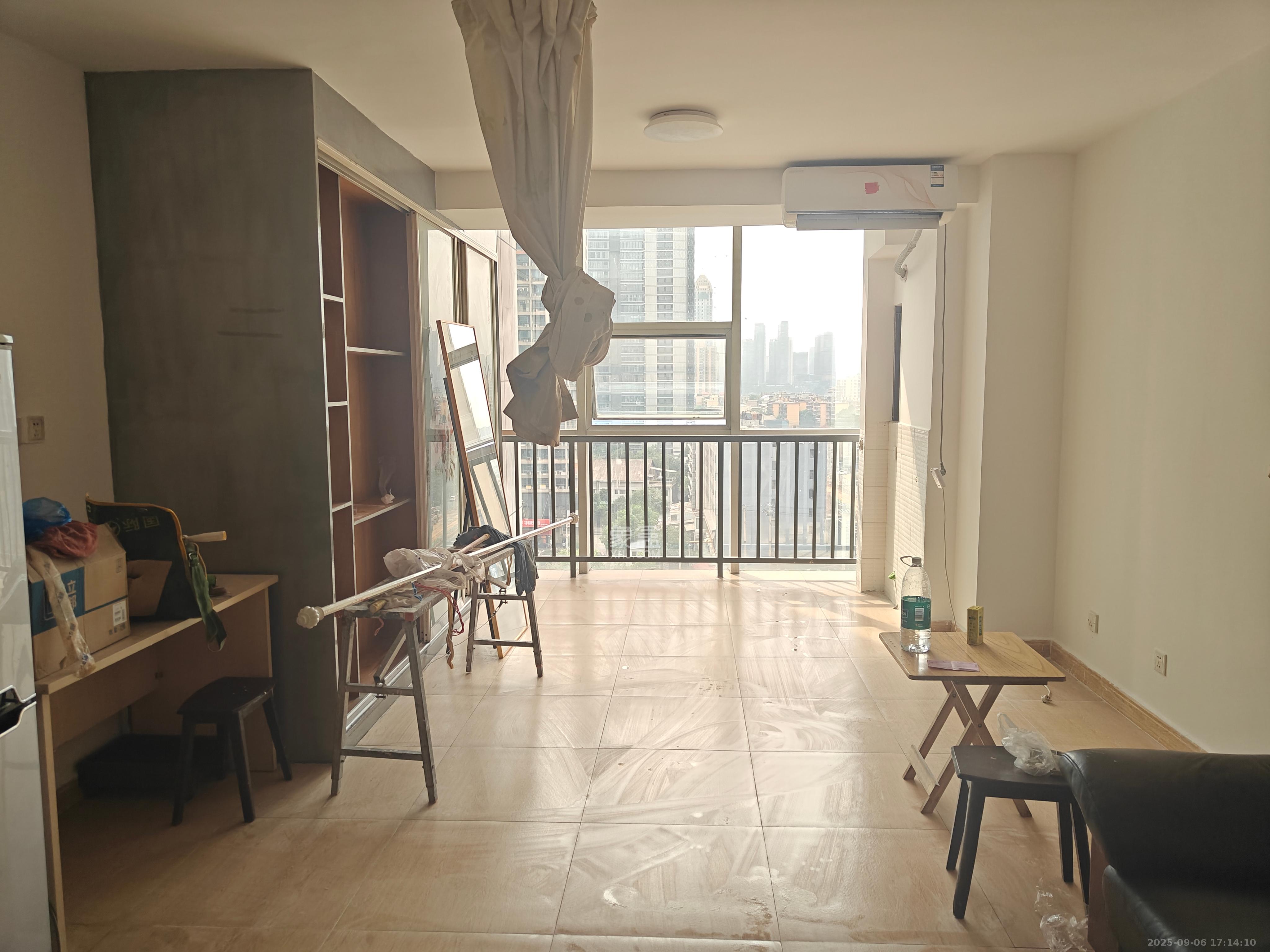 新时代广场  1室1厅1卫    1500.0元/月 新时代广场  1室1厅1卫    1500.0元/月室内图