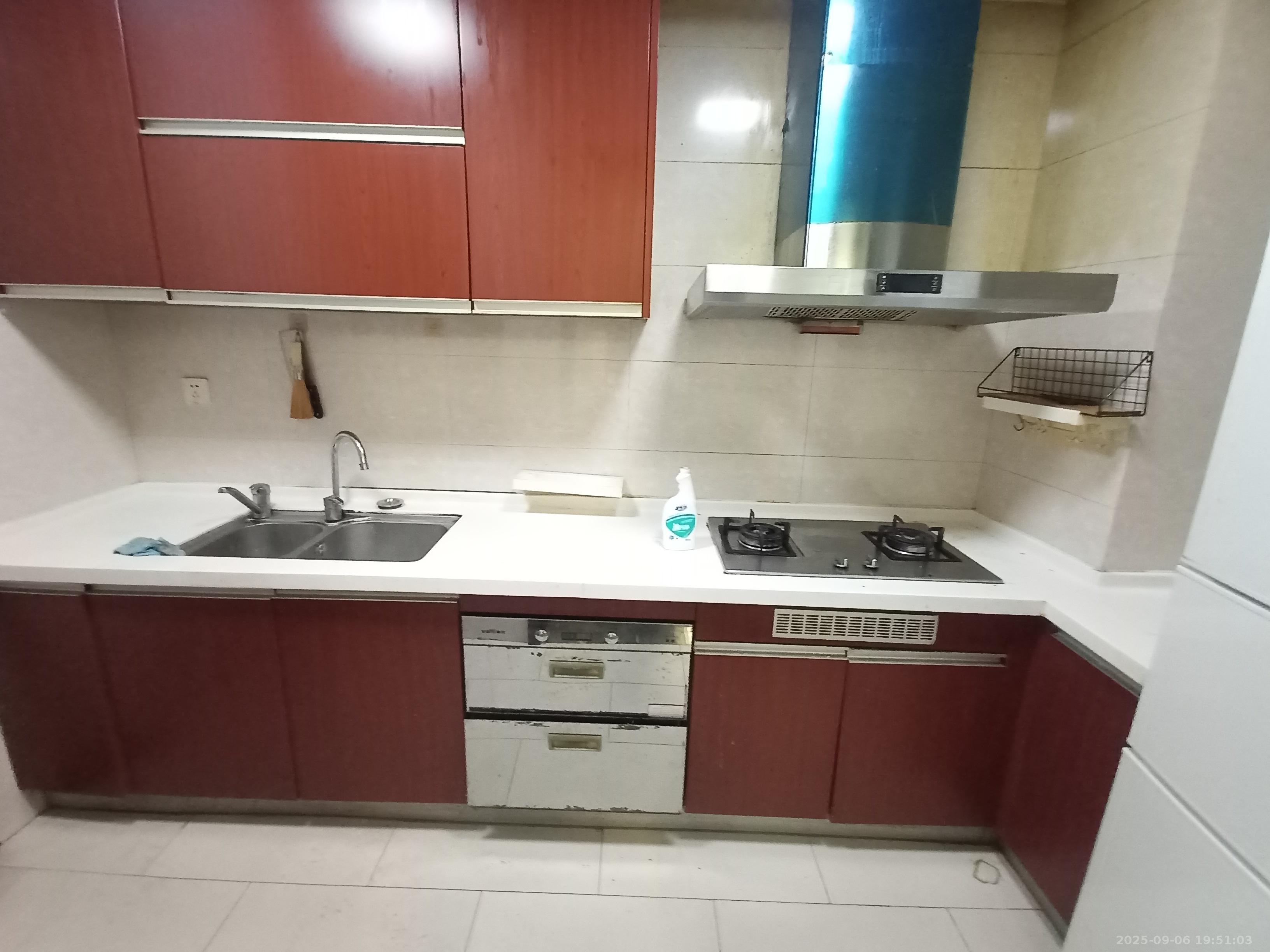 中海国际二期  3室2厅1卫    1800.0元/月 中海国际二期  3室2厅1卫    1800.0元/月室内图