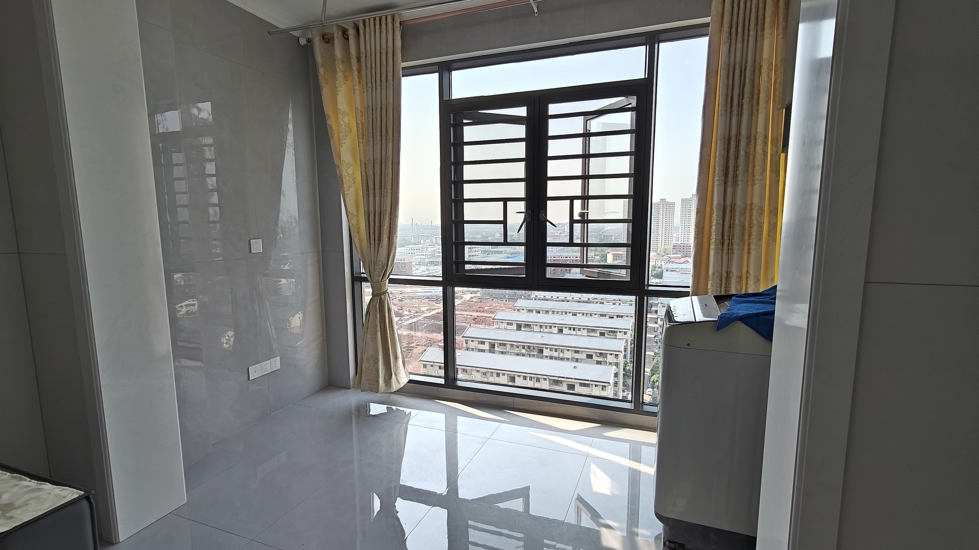 互助小区电梯房 2室2厅1卫 1700.0元/月 互助小区电梯房 2室2厅1卫 1700.0元/月室内图