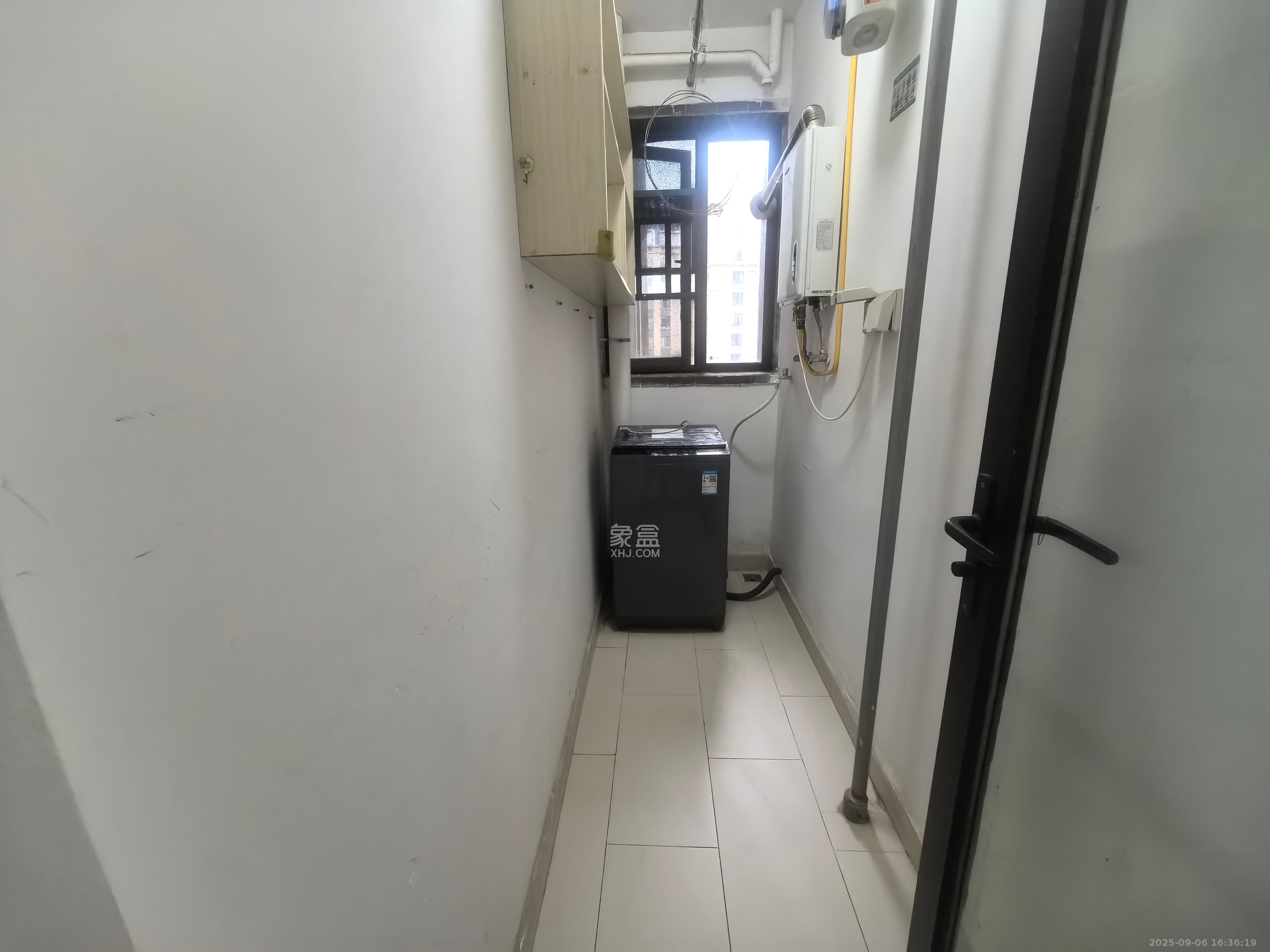 中海国际四期 3室2厅2卫 2200.0元/月 中海国际四期 3室2厅2卫 2200.0元/月室内图