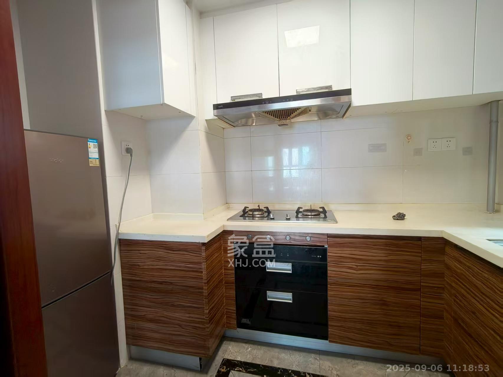 中海国际五期  3室2厅2卫    2300.0元/月 中海国际五期  3室2厅2卫    2300.0元/月室内图