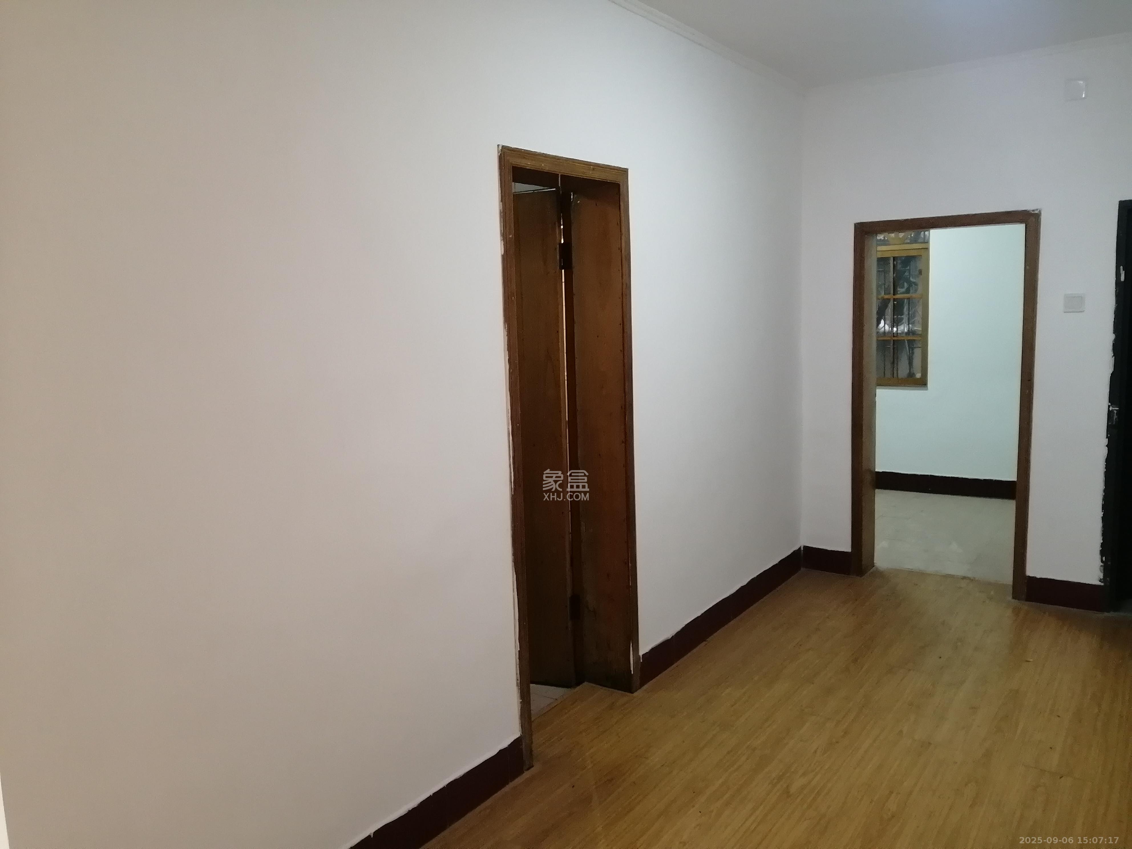 华达家园  3室2厅1卫    1500.0元/月室内图