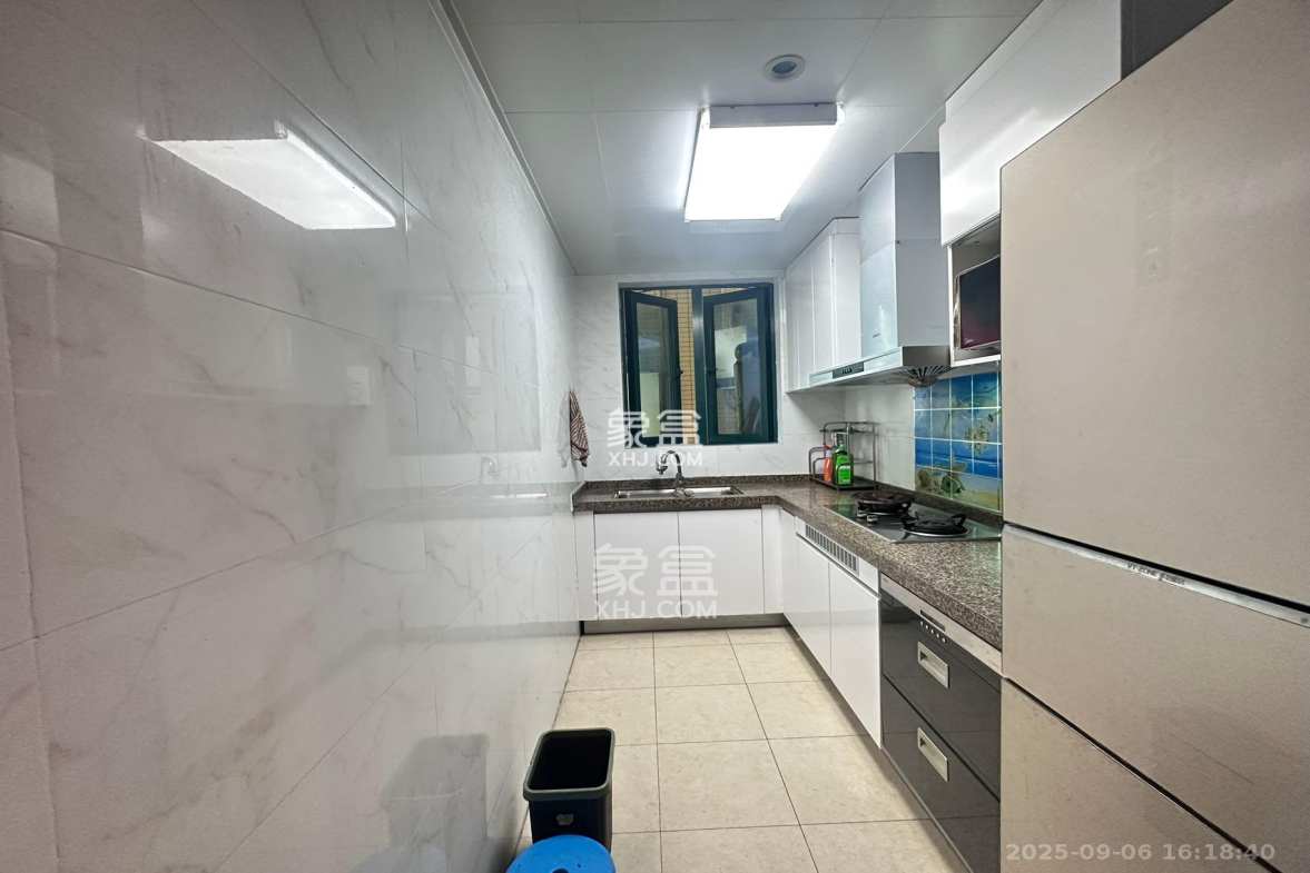 恒大雅苑 2室2厅1卫 2500.0元/月 恒大雅苑 2室2厅1卫 2500.0元/月室内图