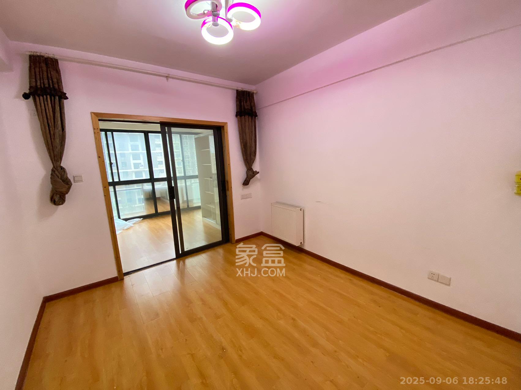 归心苑 4室2厅2卫 4400.0元/月 归心苑 4室2厅2卫 4400.0元/月室内图