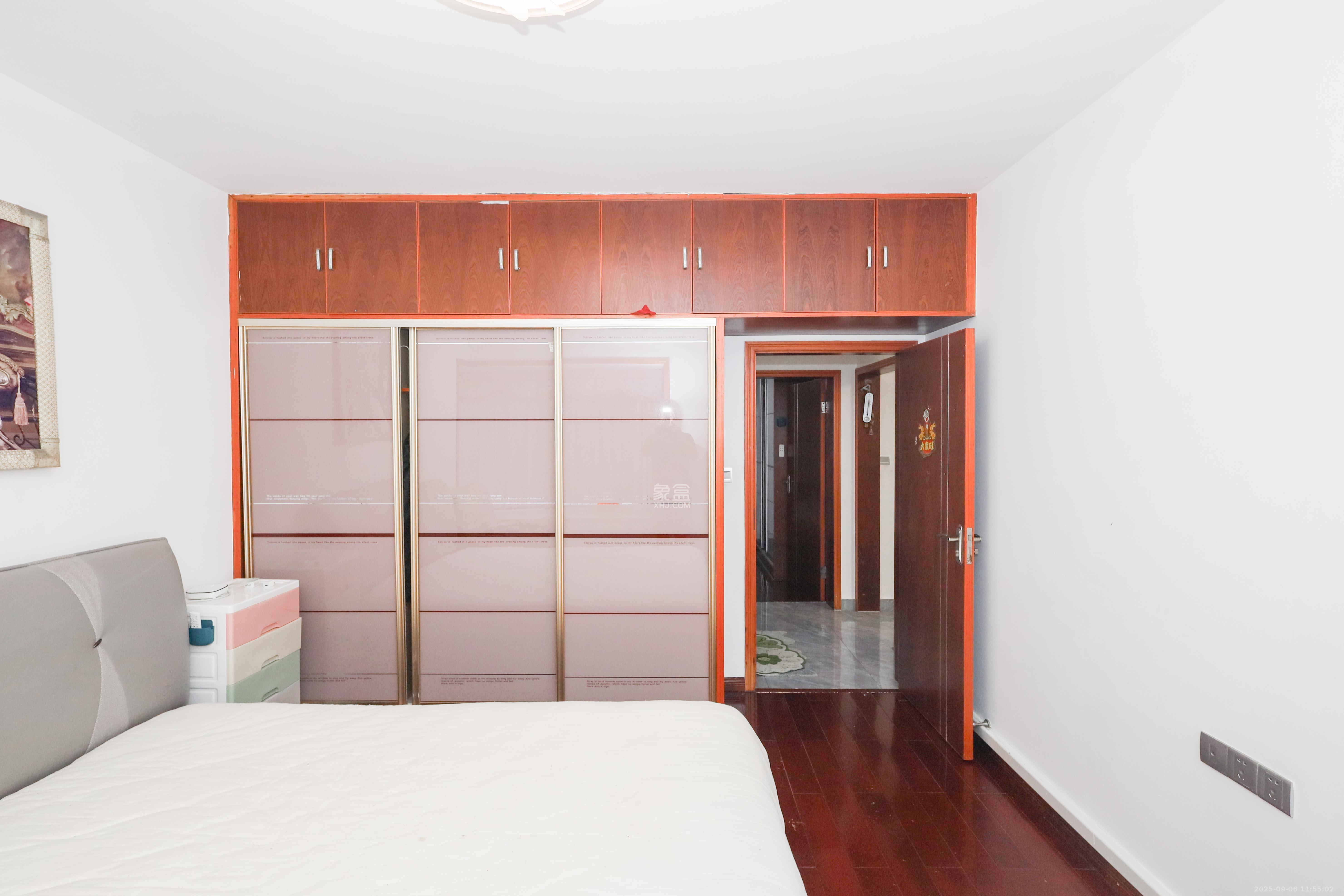 保利麓谷林语A区 3室2厅1卫 76.0万 保利麓谷林语A区 3室2厅1卫 76.0万卧室