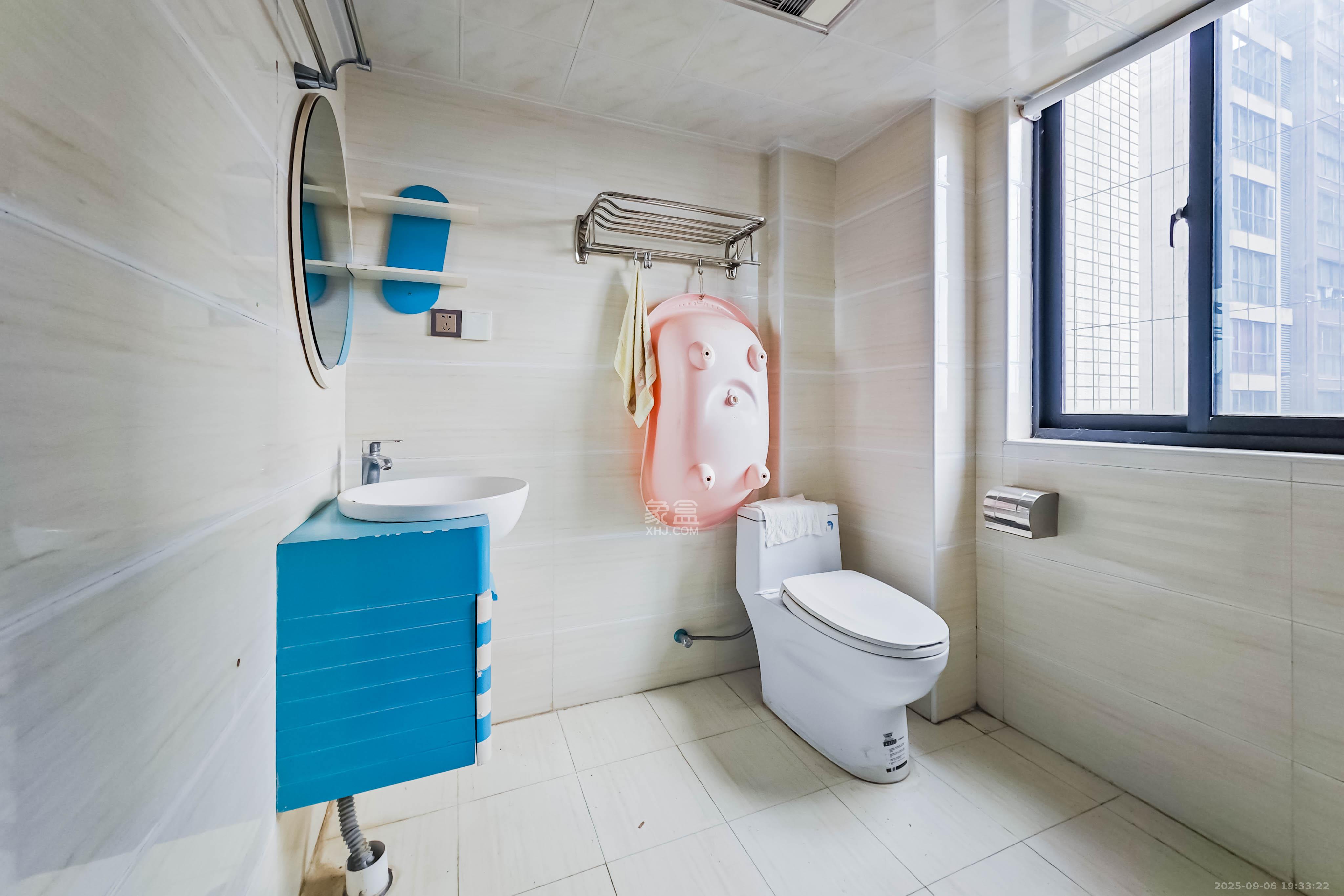 融科东南海  3室2厅2卫    95.0万卫生间