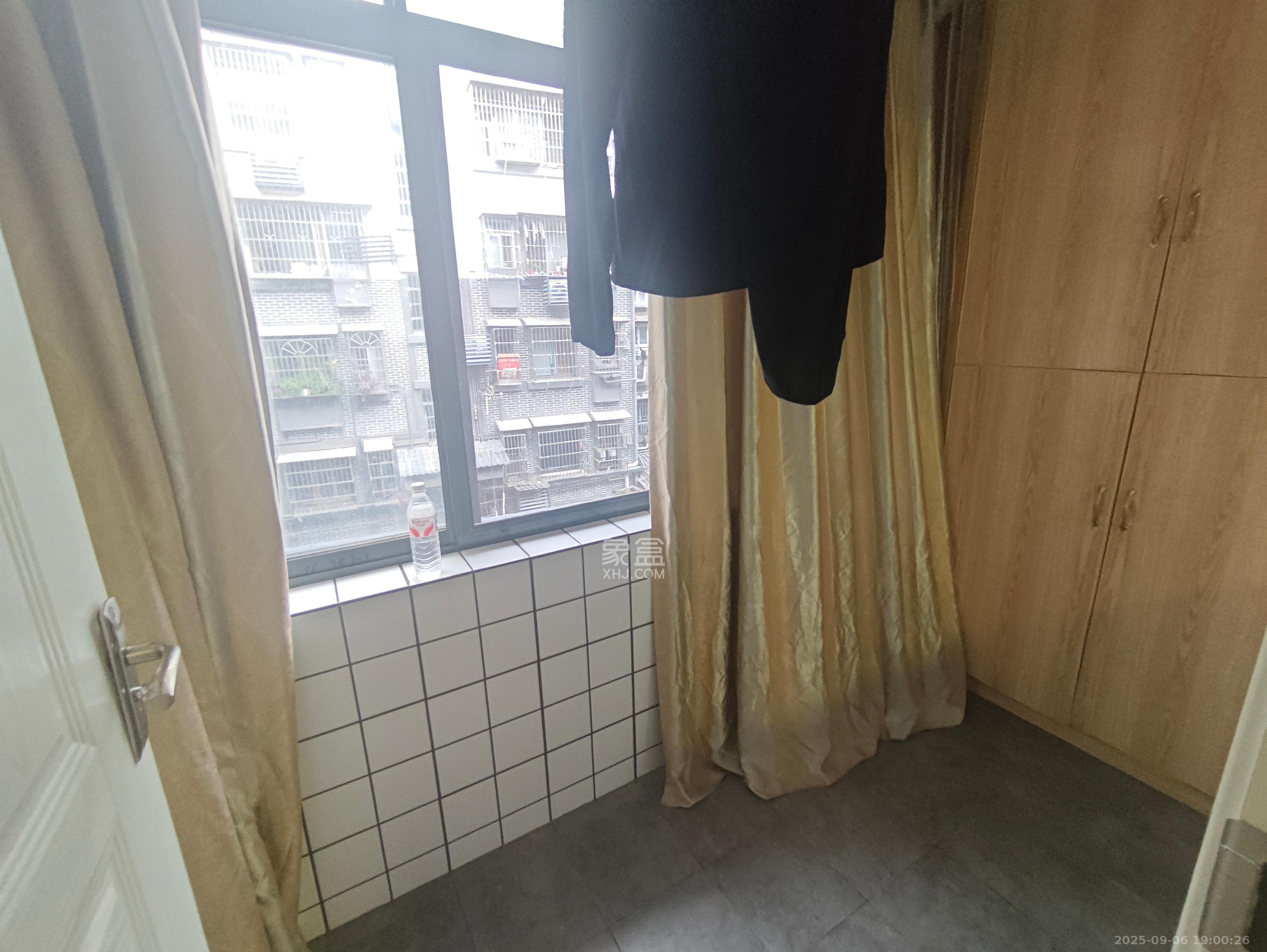 星光大厦  2室1厅1卫    2000.0元/月 星光大厦  2室1厅1卫    2000.0元/月室内图