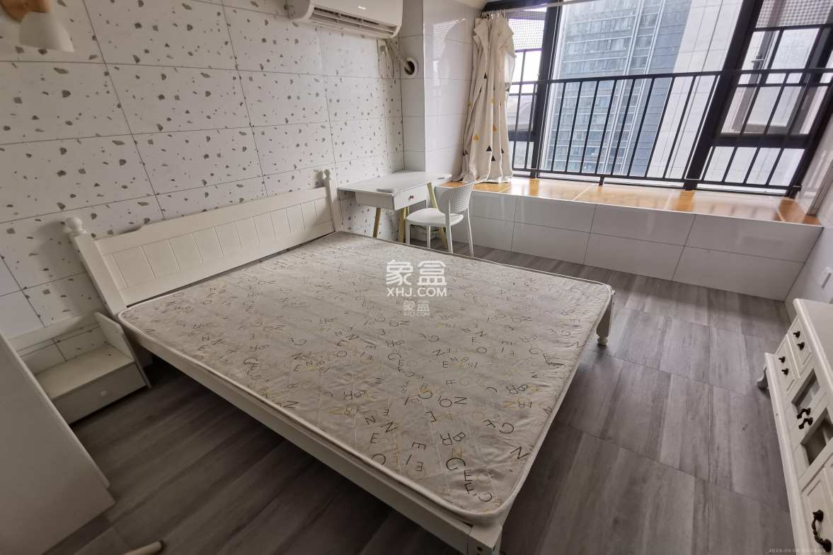 龙湖湘江星座(祺鑫星座公寓) 1室1厅1卫 1300.0元/月 龙湖湘江星座(祺鑫星座公寓) 1室1厅1卫 1300.0元/月室内图