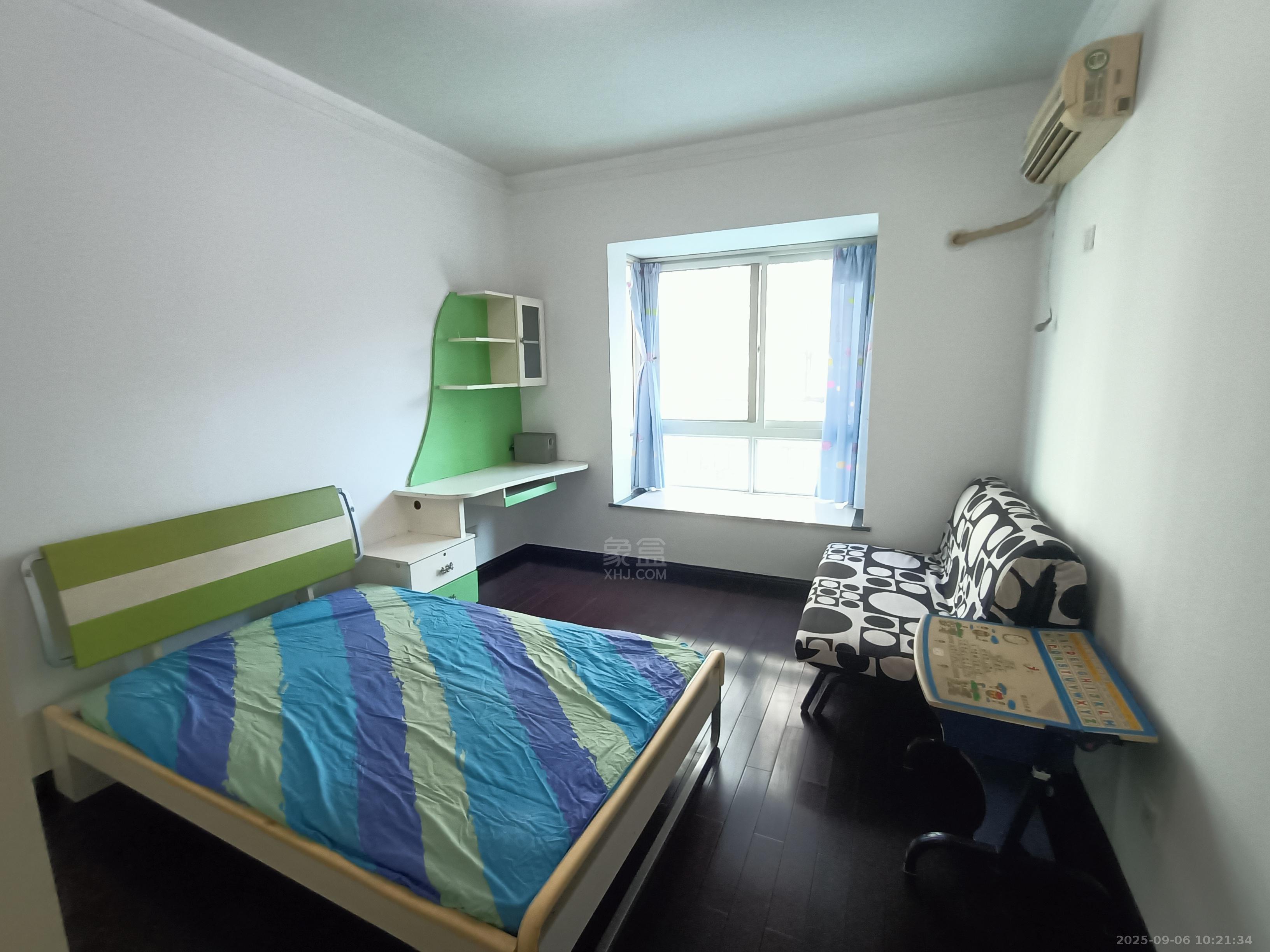 学林雅苑 4室2厅2卫 2000.00元/月 学林雅苑 4室2厅2卫 2000.00元/月室内图