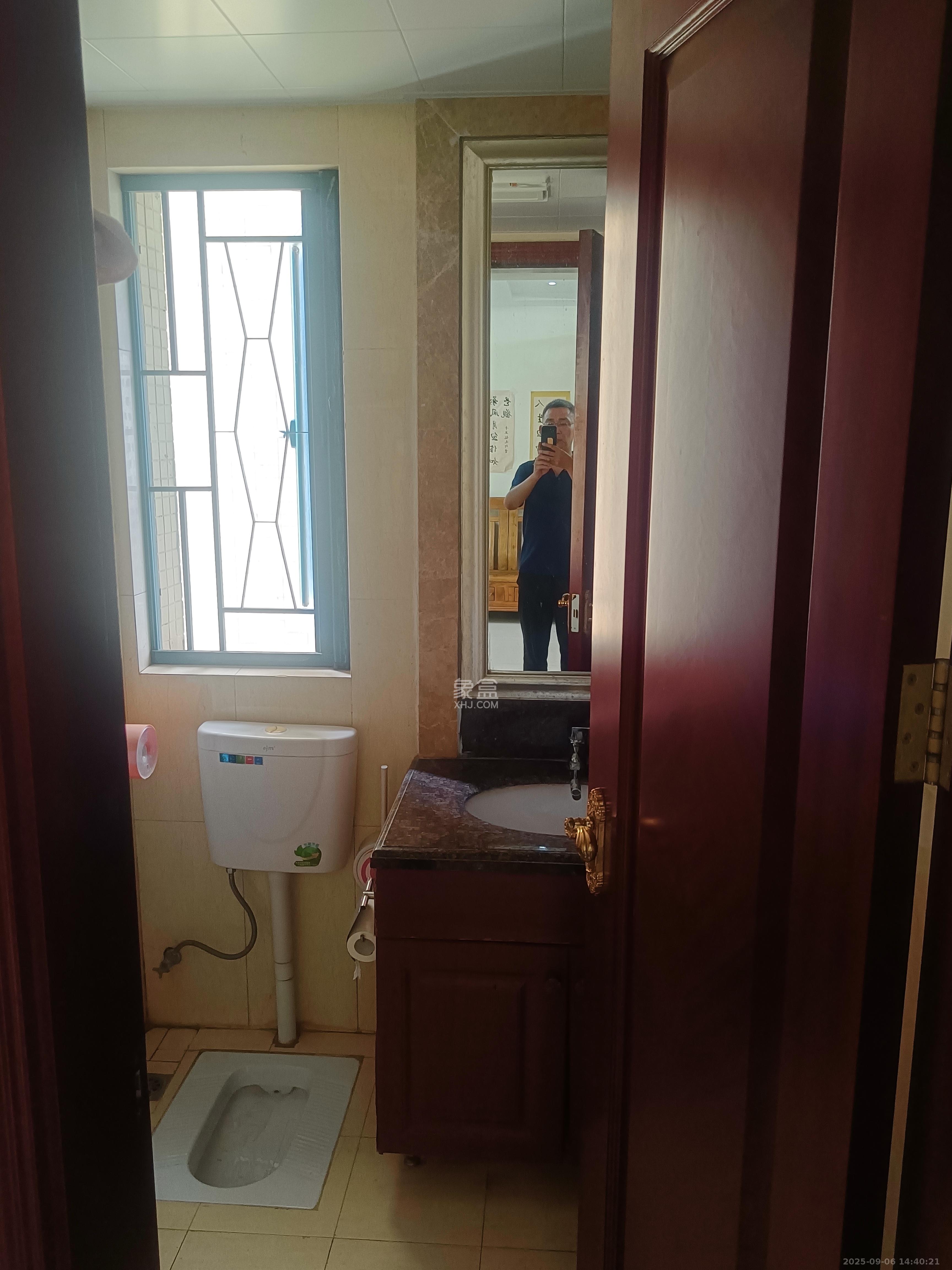 恒大雅苑  3室2厅2卫    2400.0元/月室内图