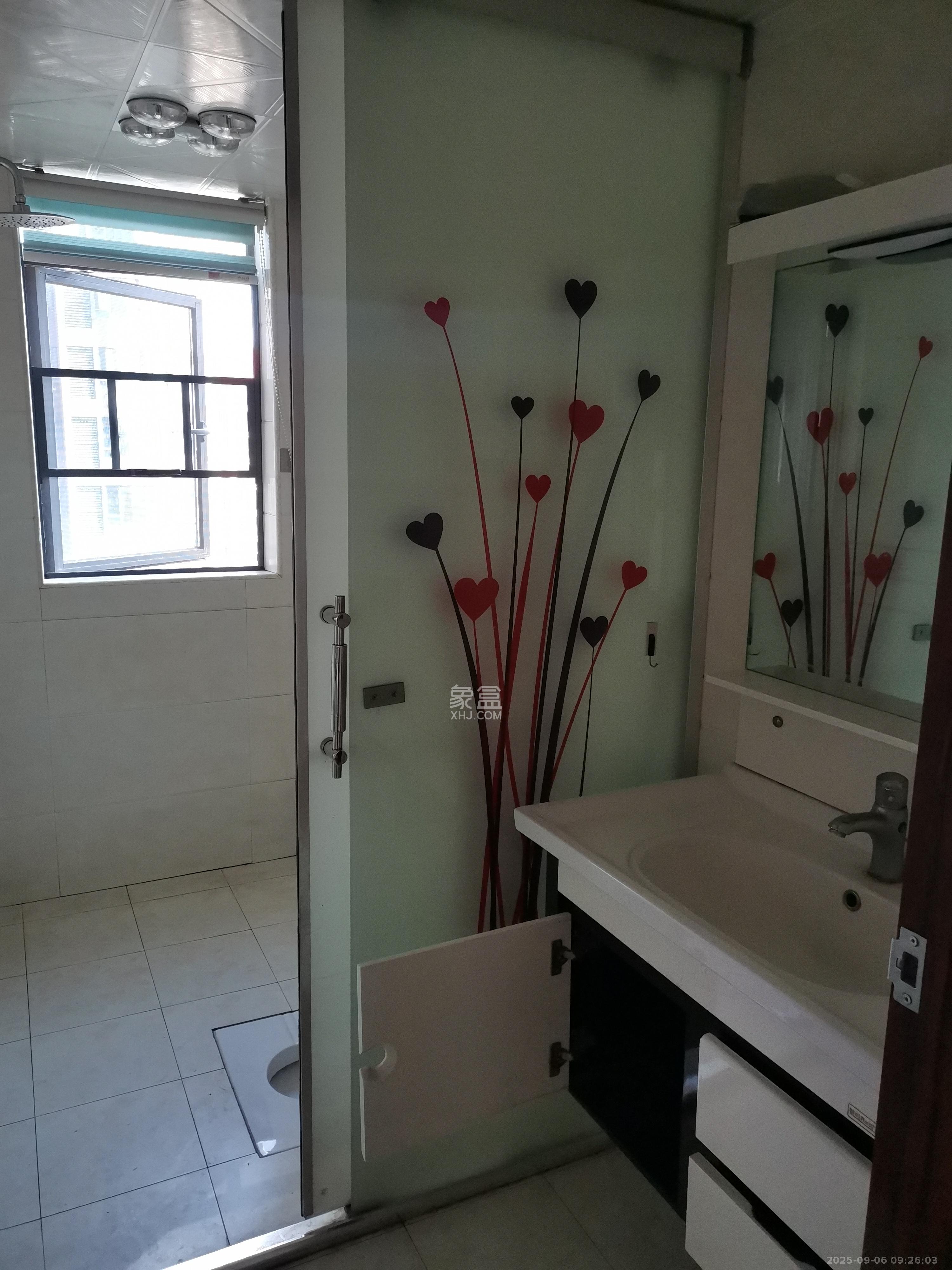 富春山 4室2厅2卫 2800.0元/月 富春山 4室2厅2卫 2800.0元/月室内图