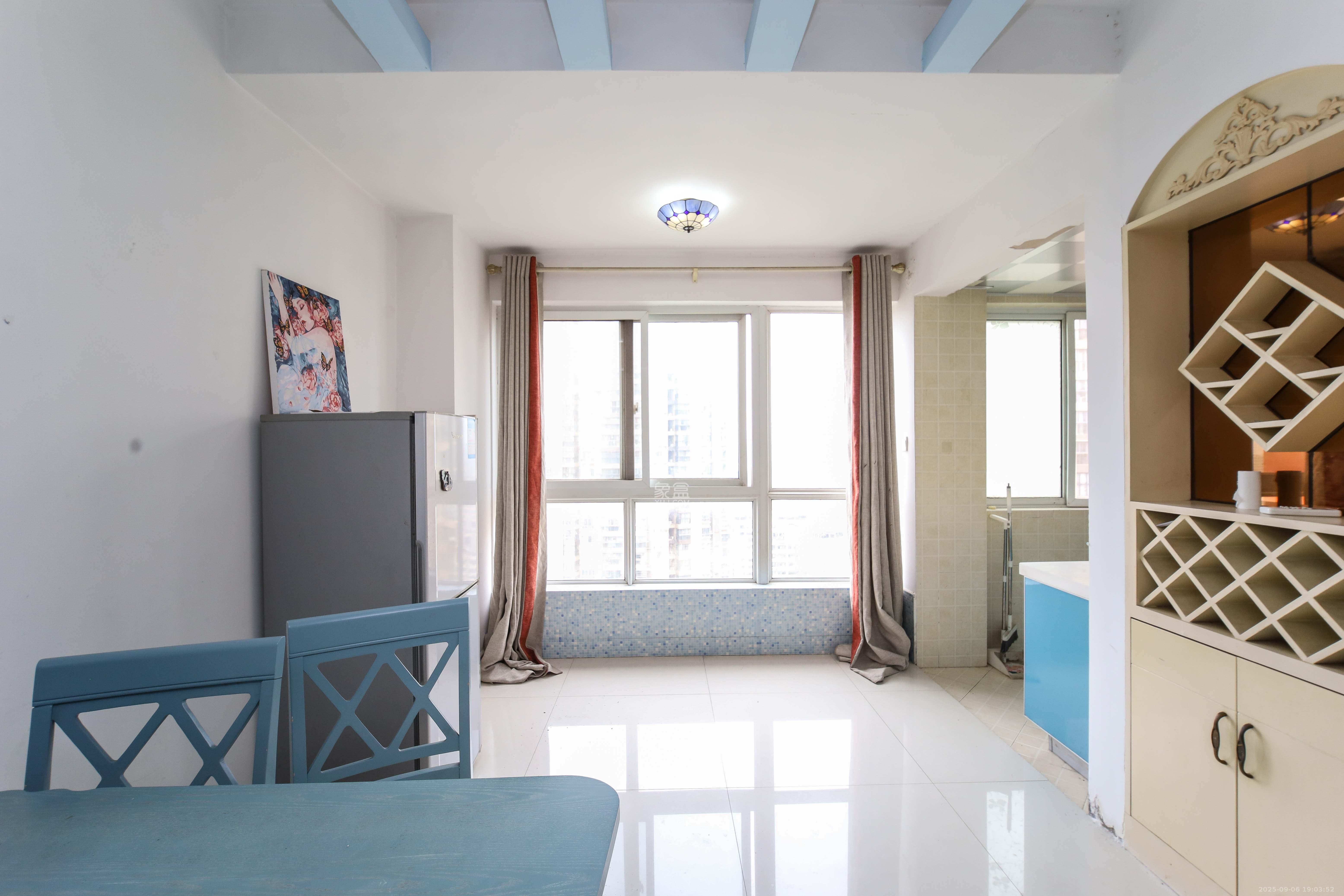 汇都公寓 1室1厅1卫 39.9万 汇都公寓 1室1厅1卫 39.9万客厅