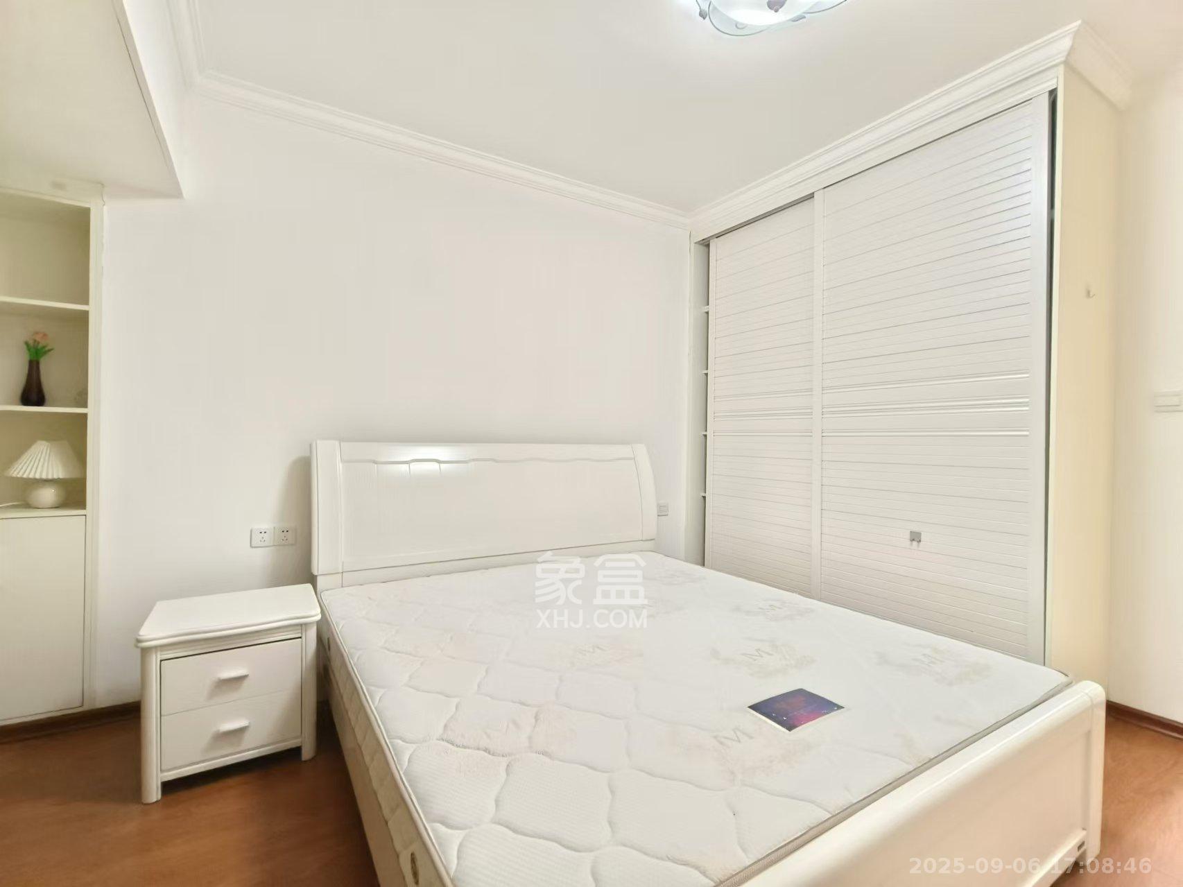 绿地中央广场  3室2厅1卫    3000.0元/月室内图