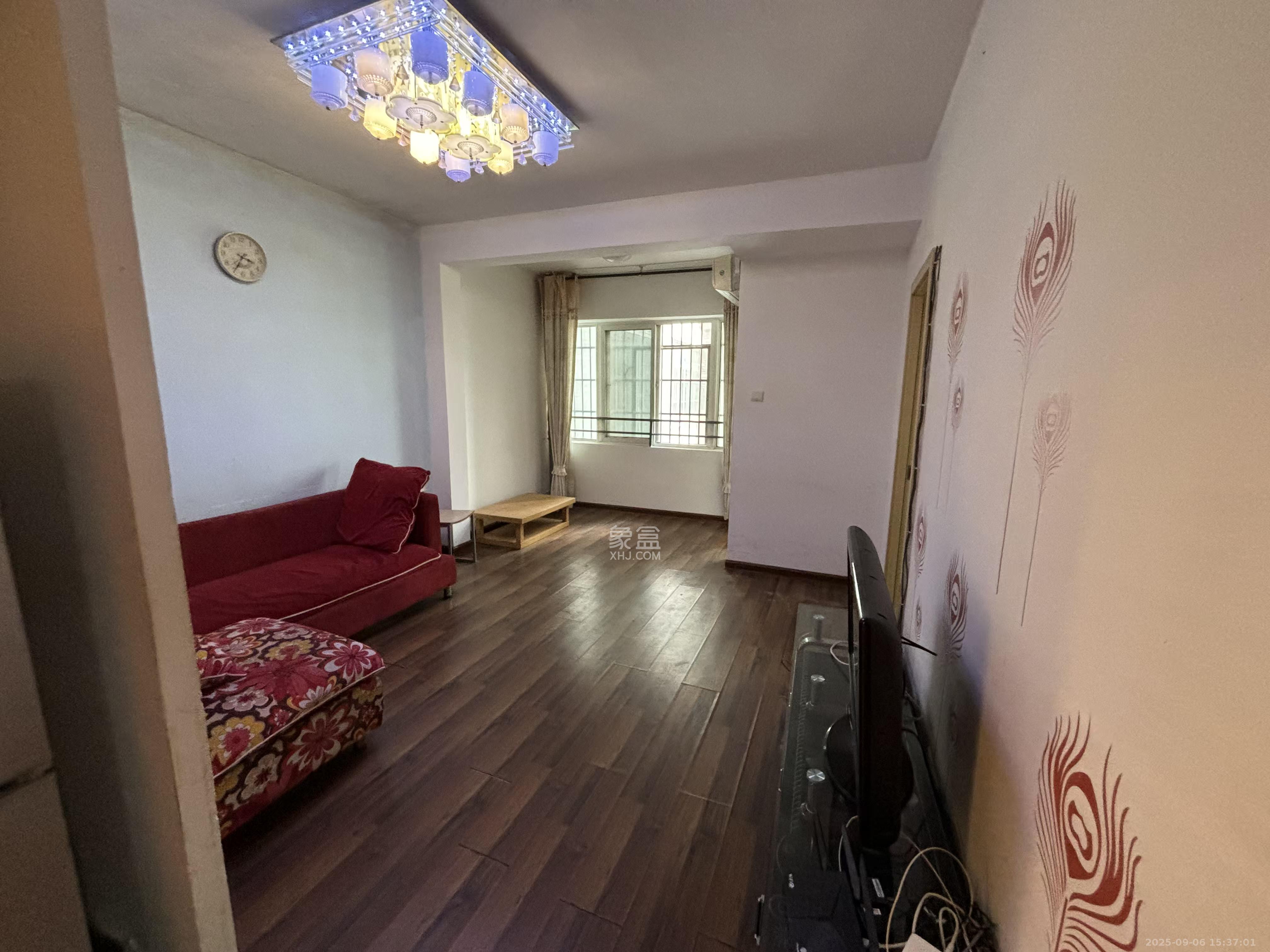 未来蜂巢  3室2厅1卫    1600.0元/月室内图