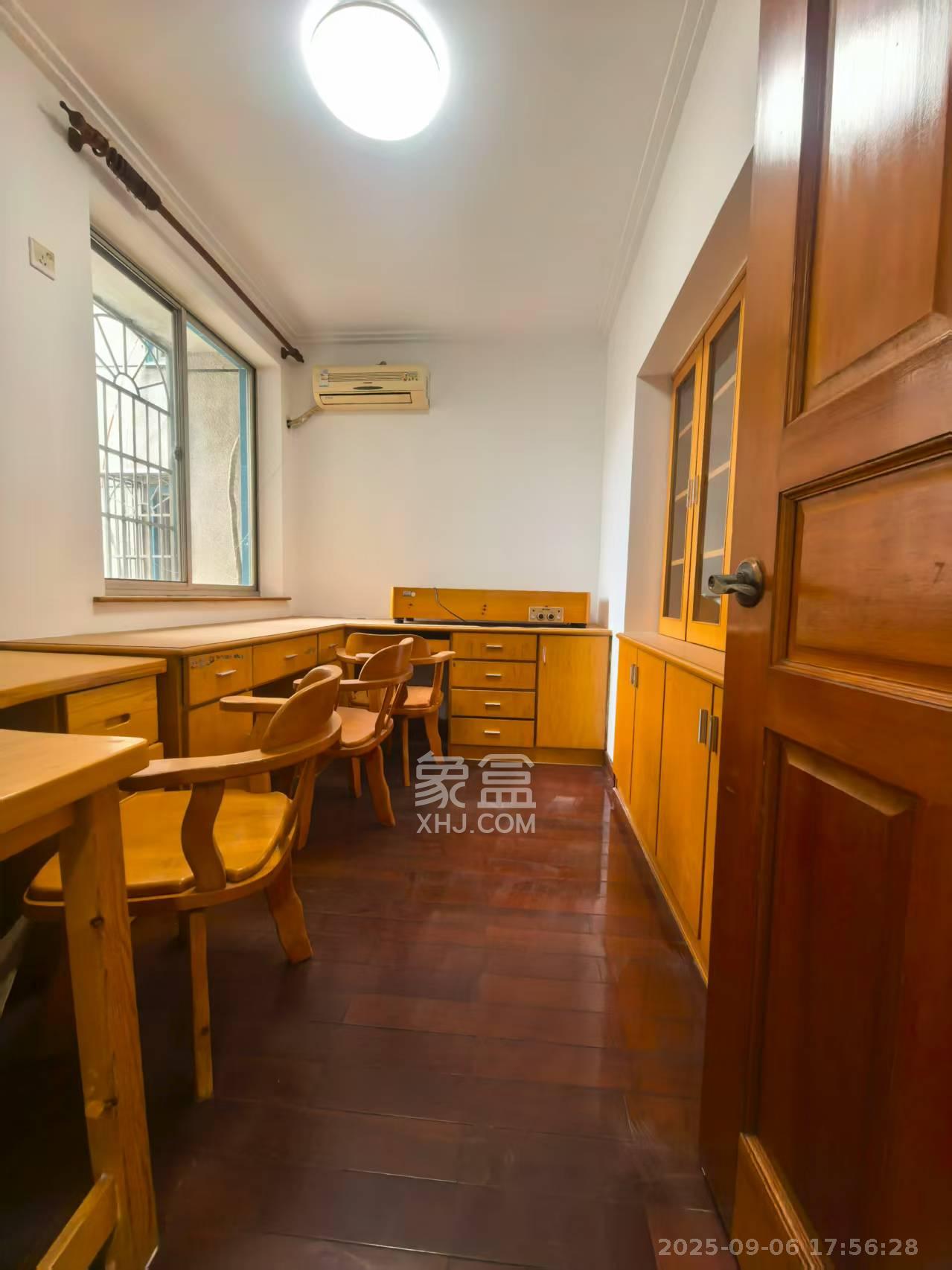 金科园  4室2厅2卫    3000.0元/月 金科园  4室2厅2卫    3000.0元/月室内图