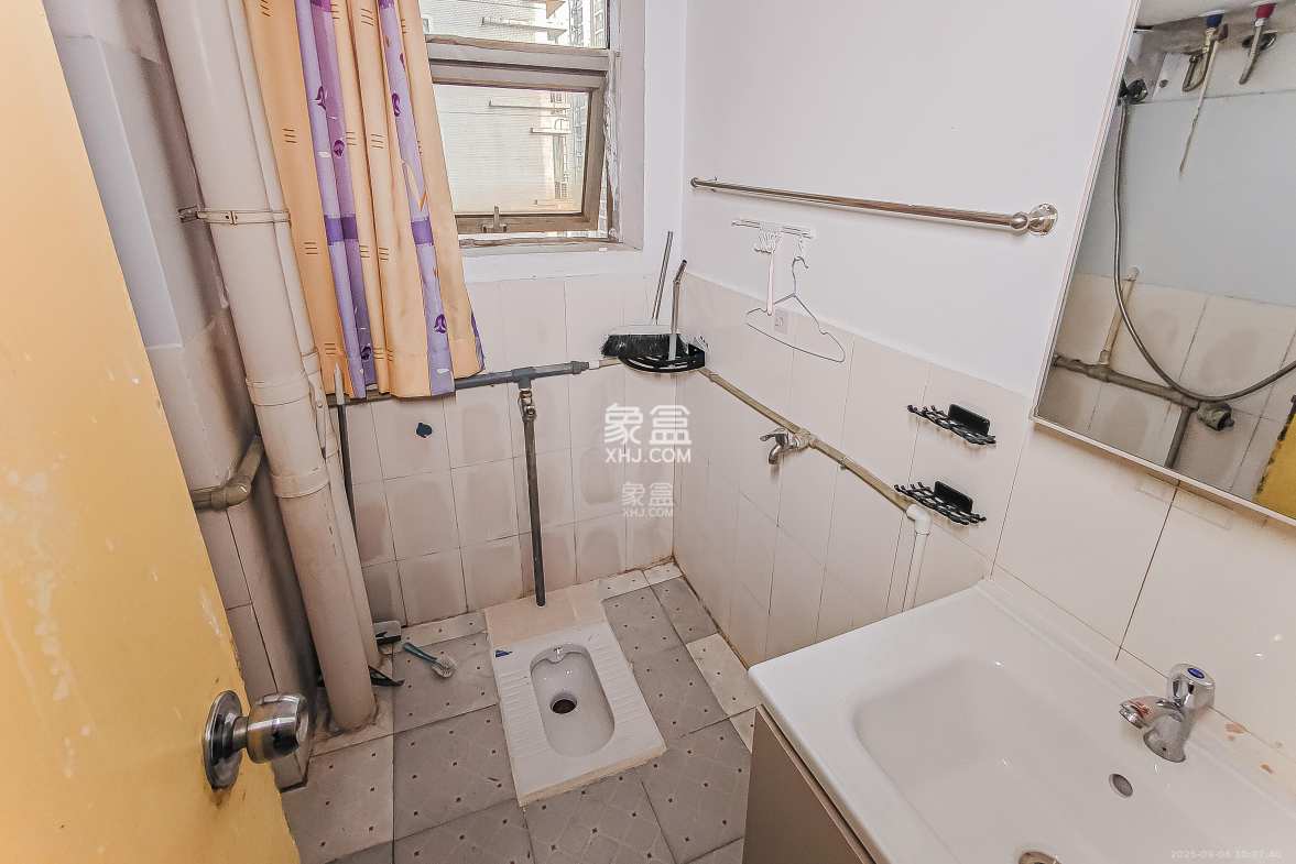 凯通国际城(凯通朝庭)  2室1厅1卫    56.0万 凯通国际城(凯通朝庭)  2室1厅1卫    56.0万卫生间