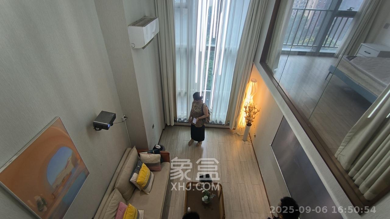 华远华时代  4室1厅2卫    5000.0元/月