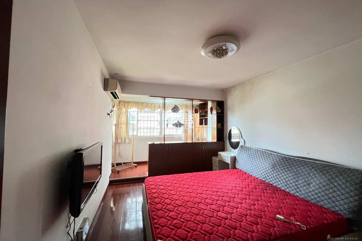 都市春天 1室2厅1卫 2700.0元/月 都市春天 1室2厅1卫 2700.0元/月室内图