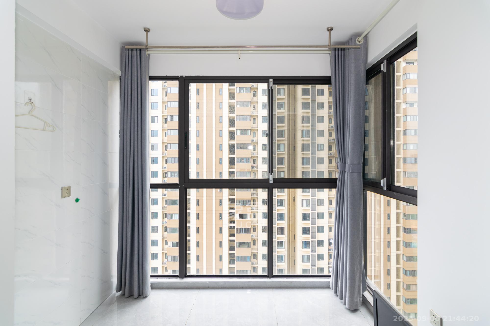 美的翰城  3室2厅1卫    78.8万阳台