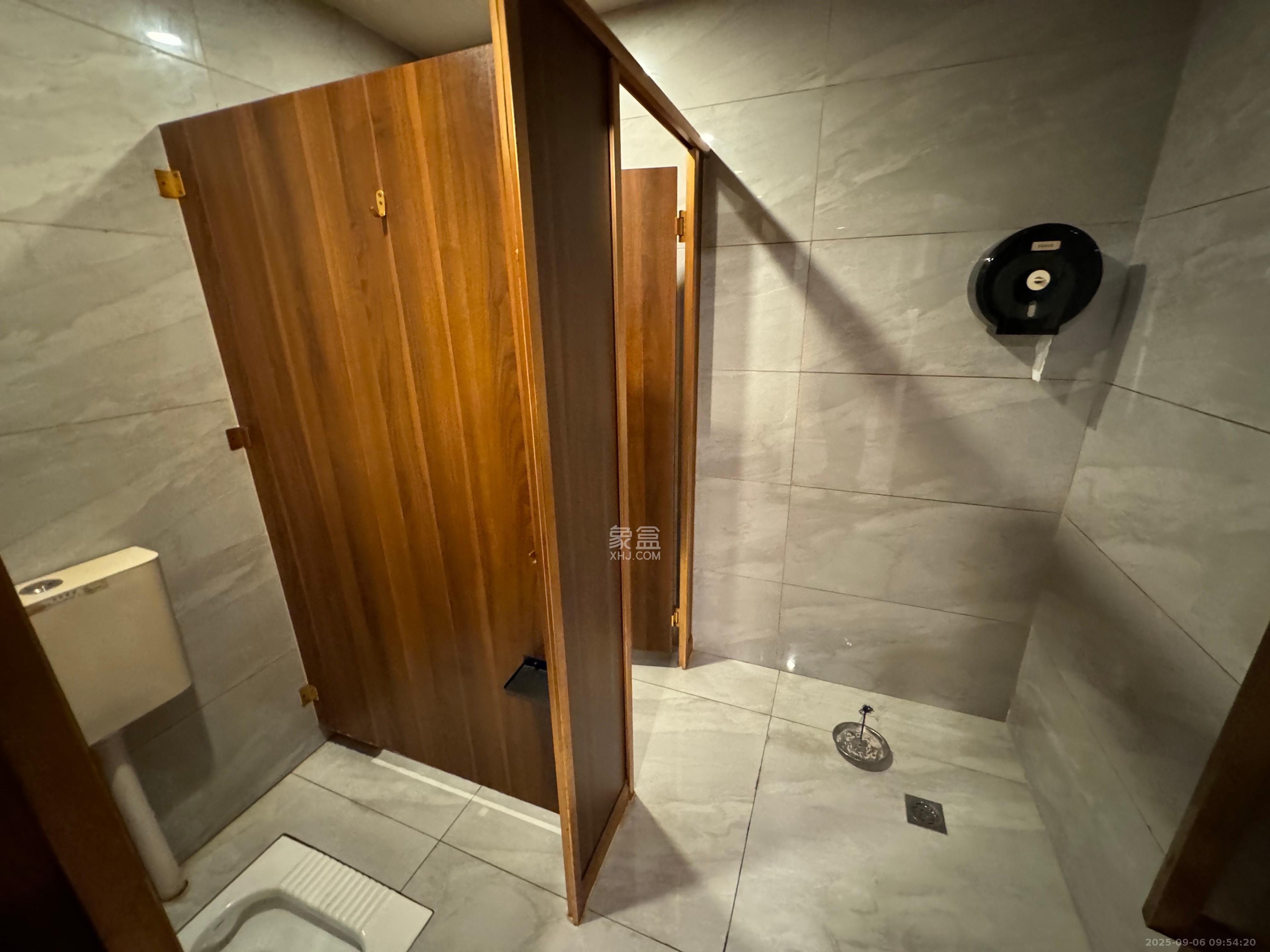 公园9号大都会 13室1厅1卫 22800.0元/月 公园9号大都会 13室1厅1卫 22800.0元/月室内图