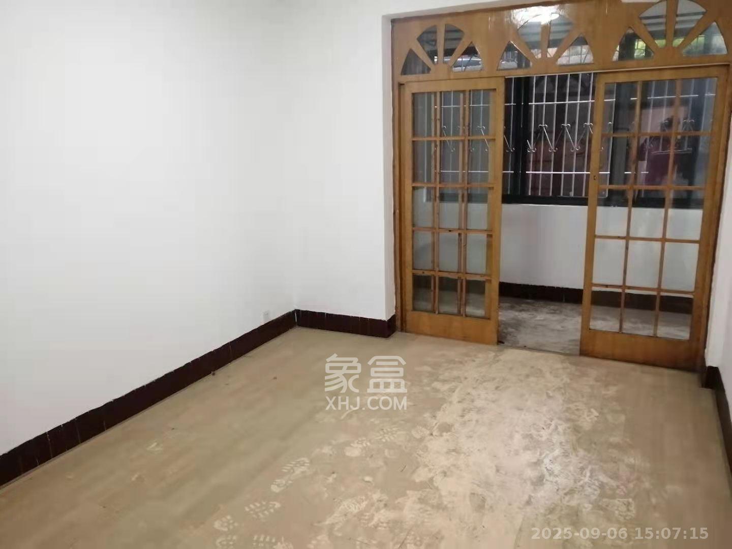 华达家园  3室2厅1卫    1500.0元/月室内图