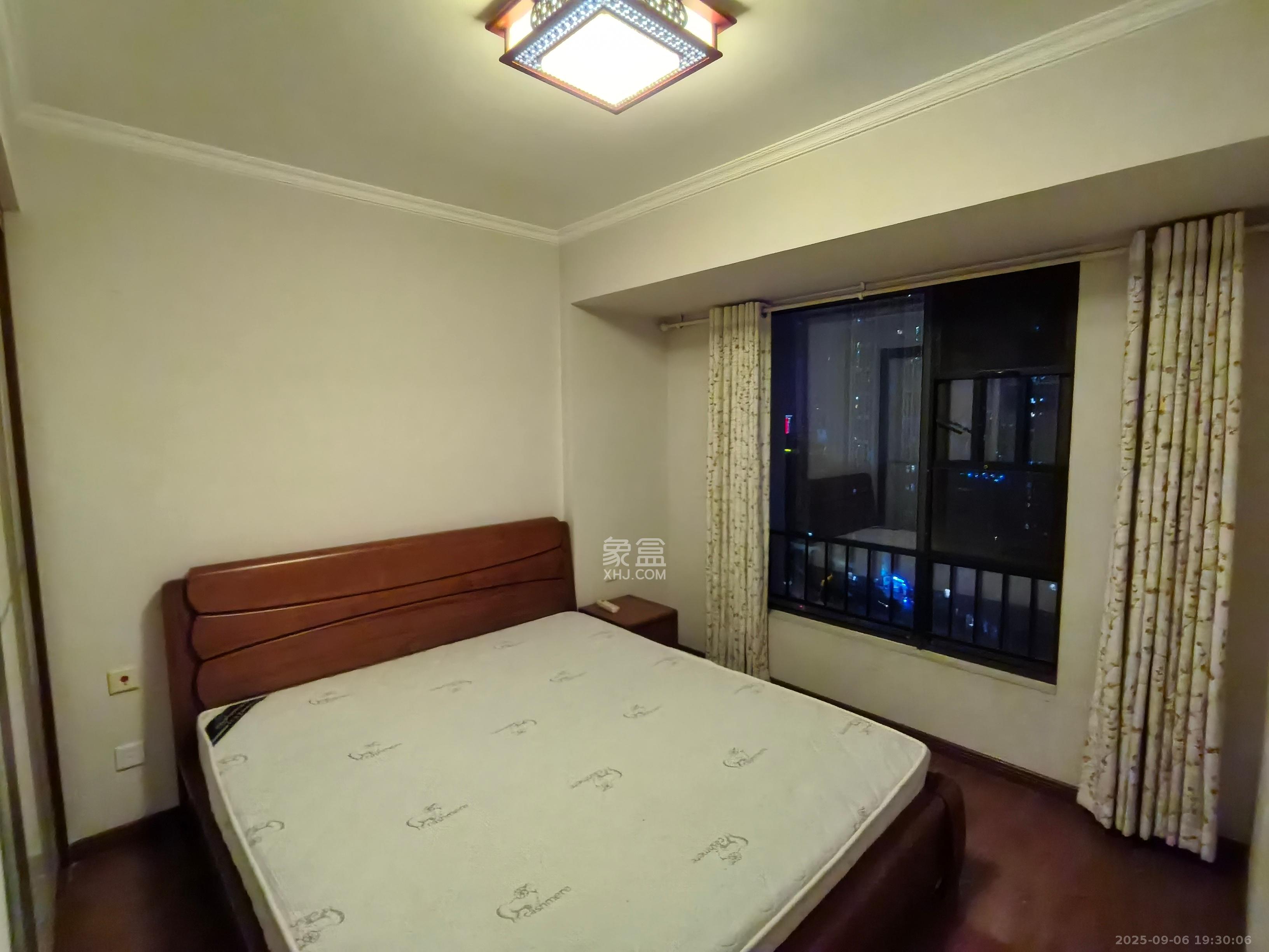 万科金域华府三四期  3室2厅1卫    2500.0元/月室内图