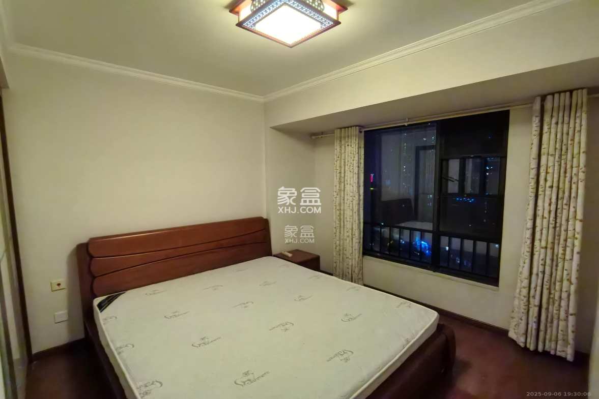 万科金域华府三四期 3室2厅1卫 2500.0元/月 万科金域华府三四期 3室2厅1卫 2500.0元/月室内图