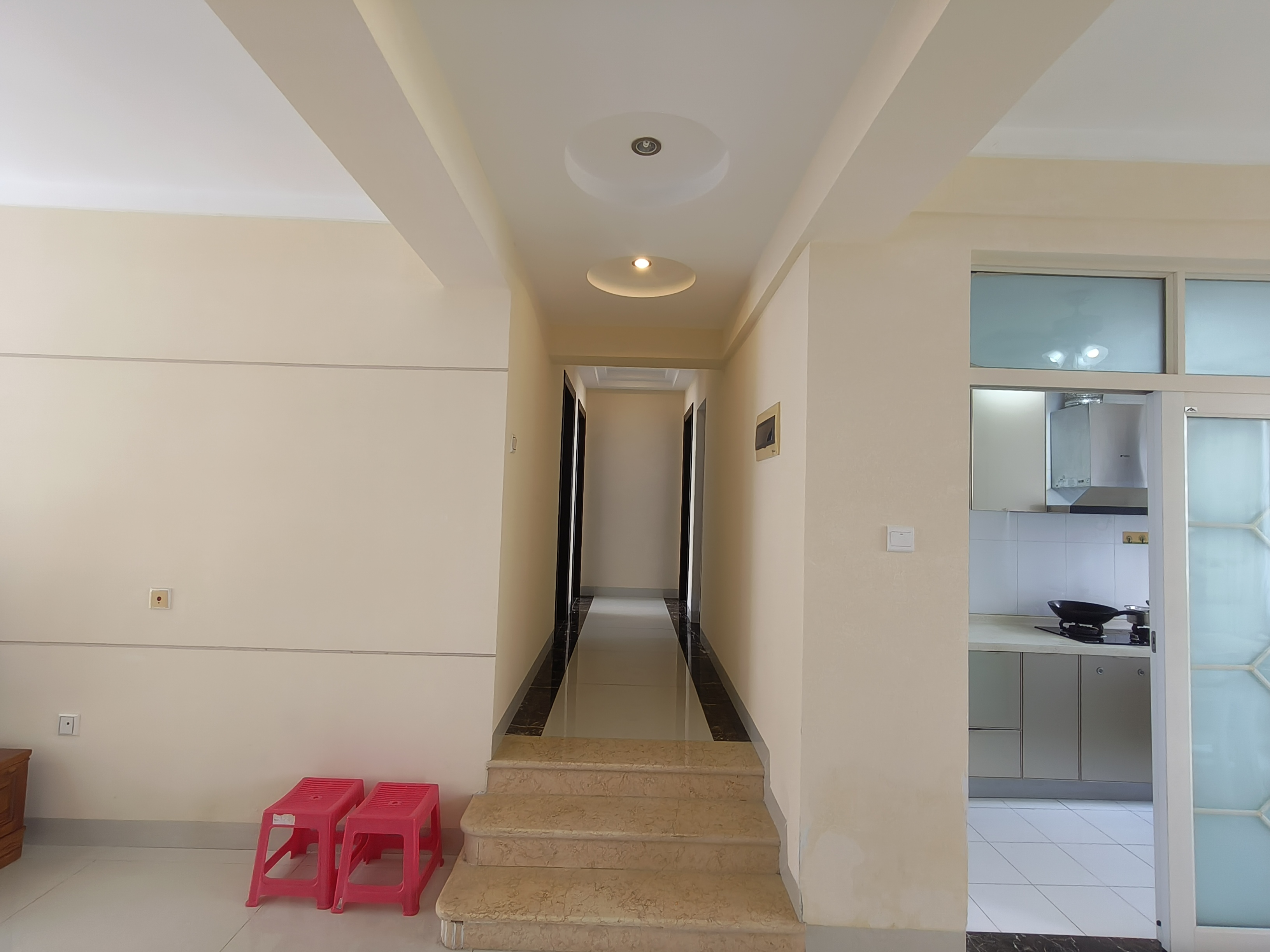 天上人间  3室2厅2卫    3000.0元/月 天上人间  3室2厅2卫    3000.0元/月室内图