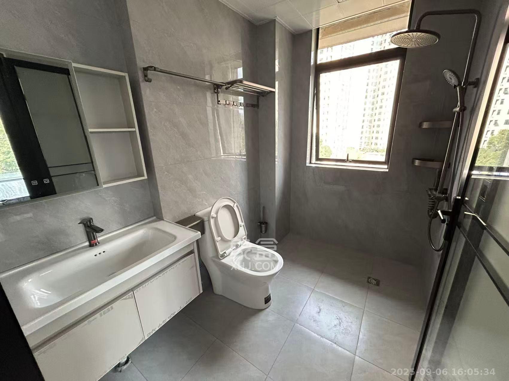 天元涉外景园C区  4室2厅2卫    3500.0元/月 天元涉外景园C区  4室2厅2卫    3500.0元/月室内图