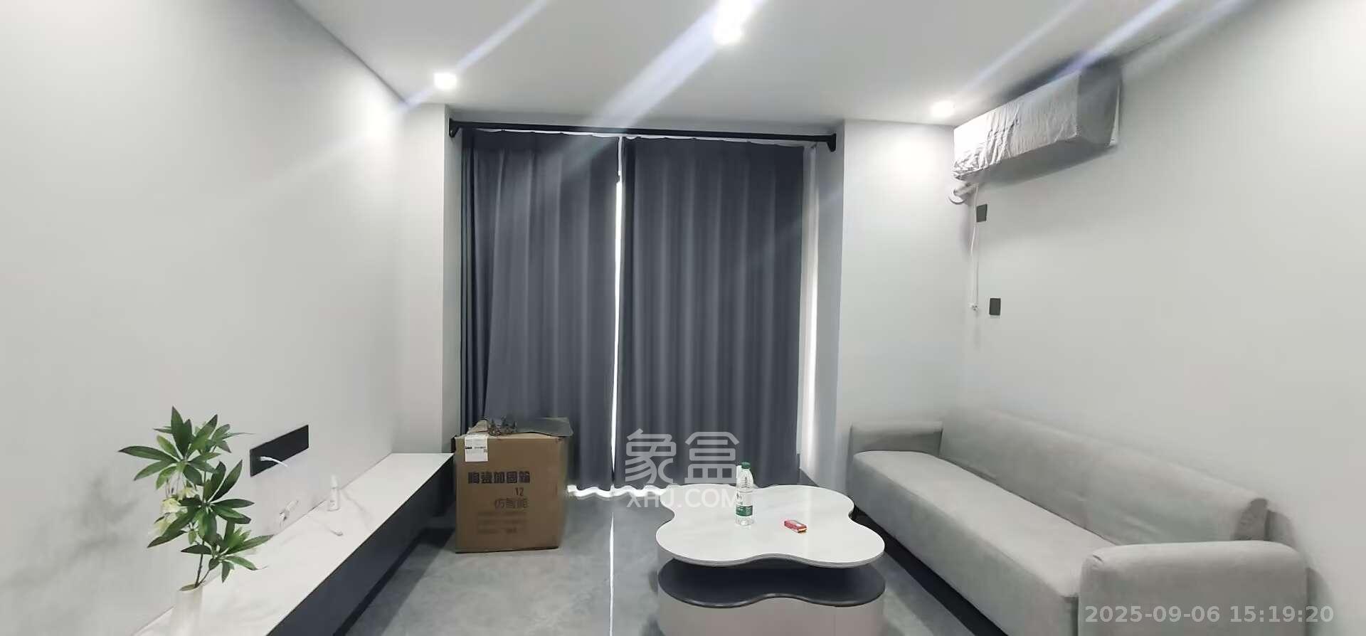 卓越江岸  1室1厅1卫    2500.0元/月室内图