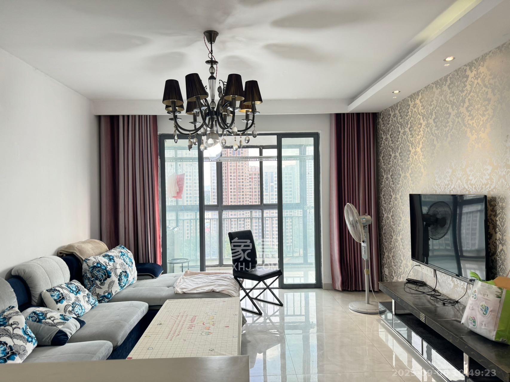 月畔湾 3室2厅2卫 2500.0元/月 月畔湾 3室2厅2卫 2500.0元/月室内图