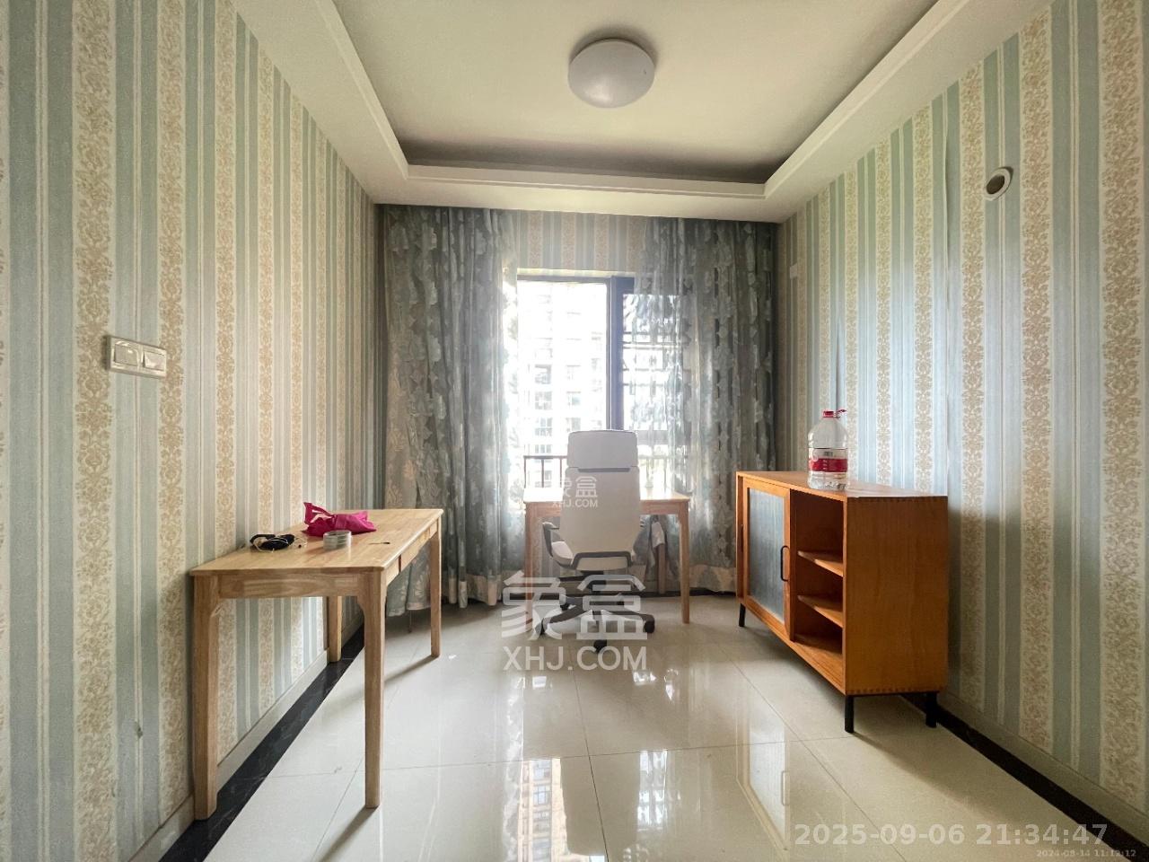 珠江郦城薰衣道  3室2厅1卫    2300.0元/月室内图