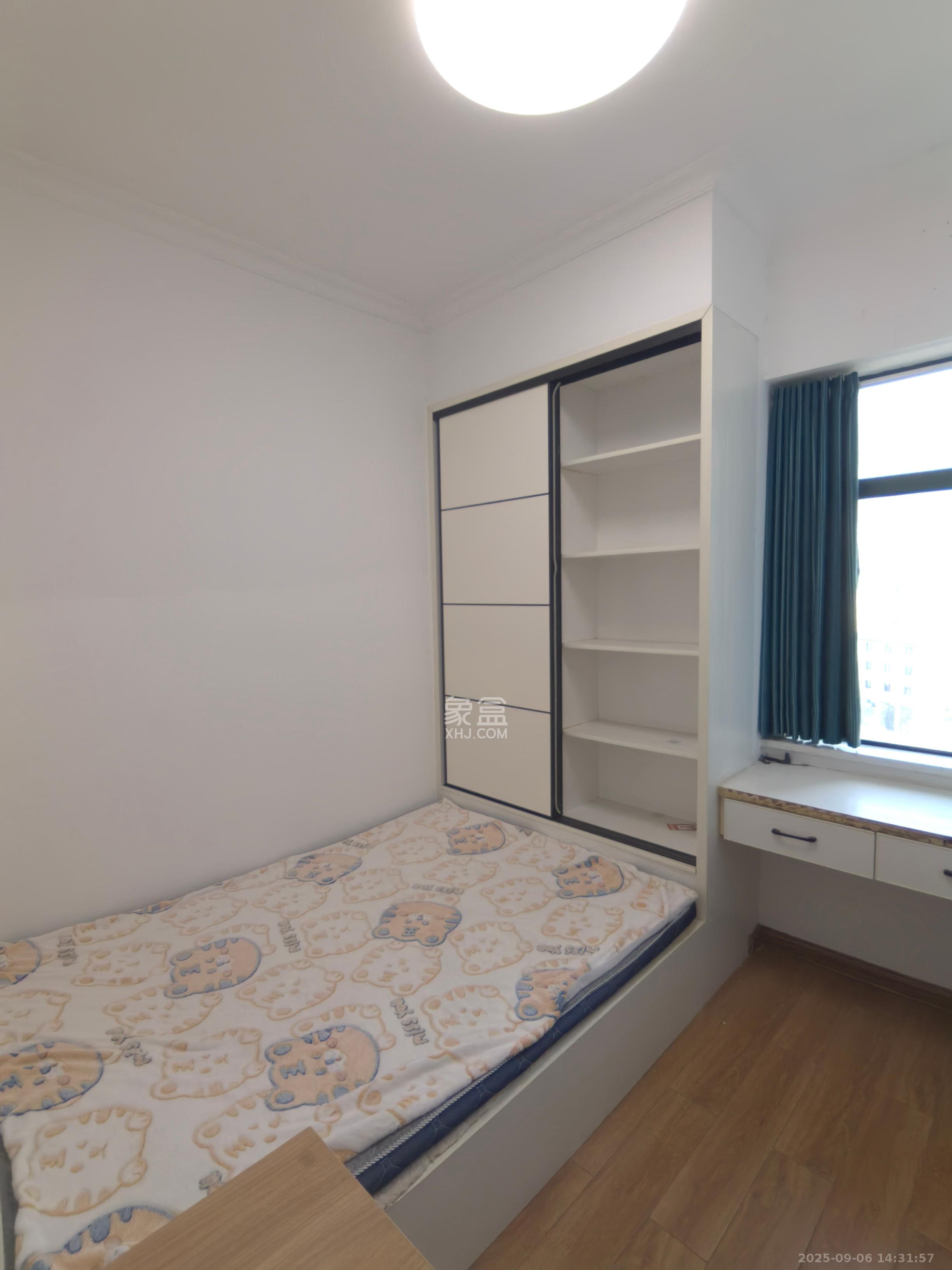 湘峰广场  1室0厅0卫    1200.0元/月 湘峰广场  1室0厅0卫    1200.0元/月室内图