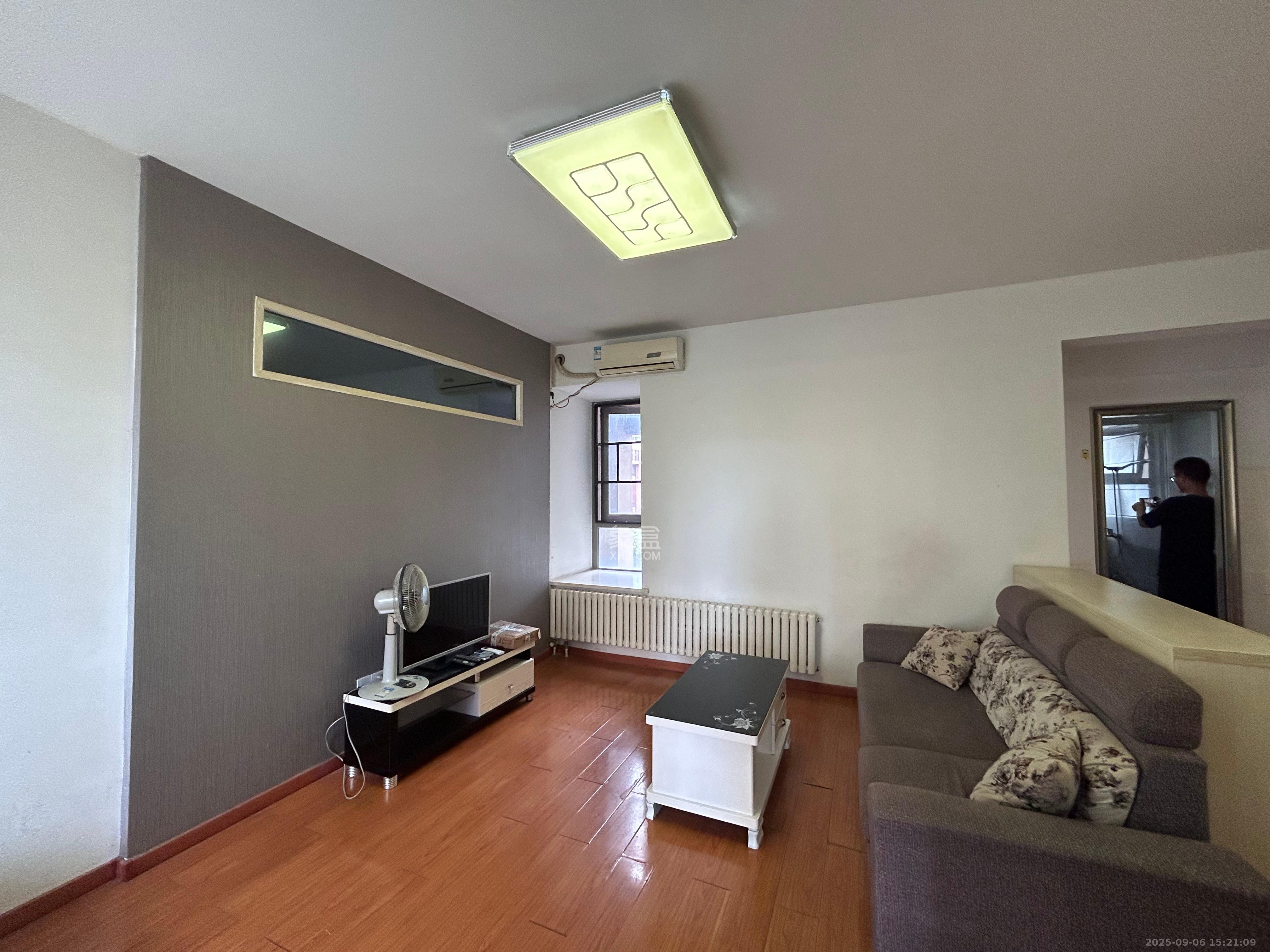 怡海星城  2室2厅1卫    1500.0元/月 怡海星城  2室2厅1卫    1500.0元/月室内图