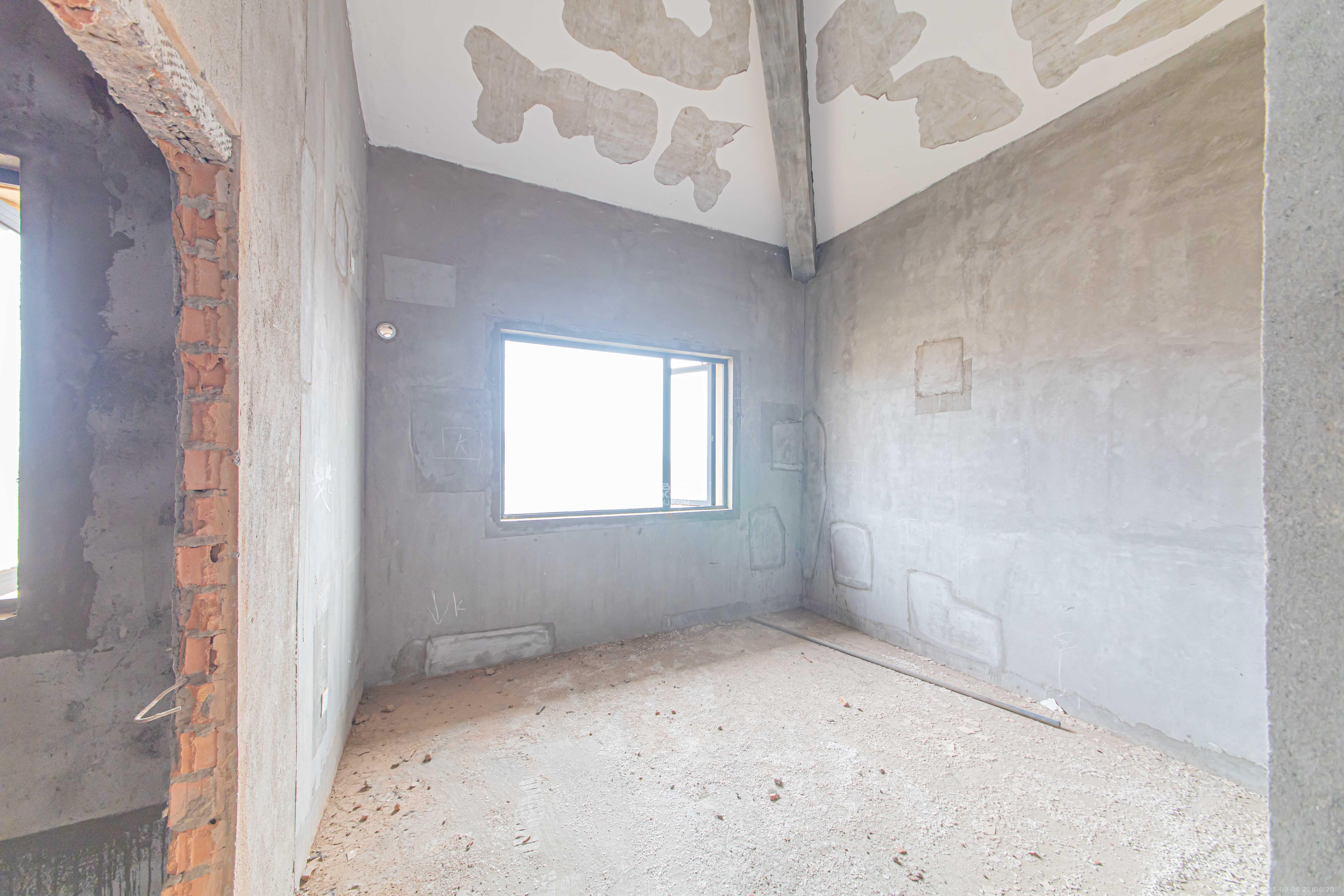 中建芙蓉嘉苑  3室2厅1卫   92.80万卧室