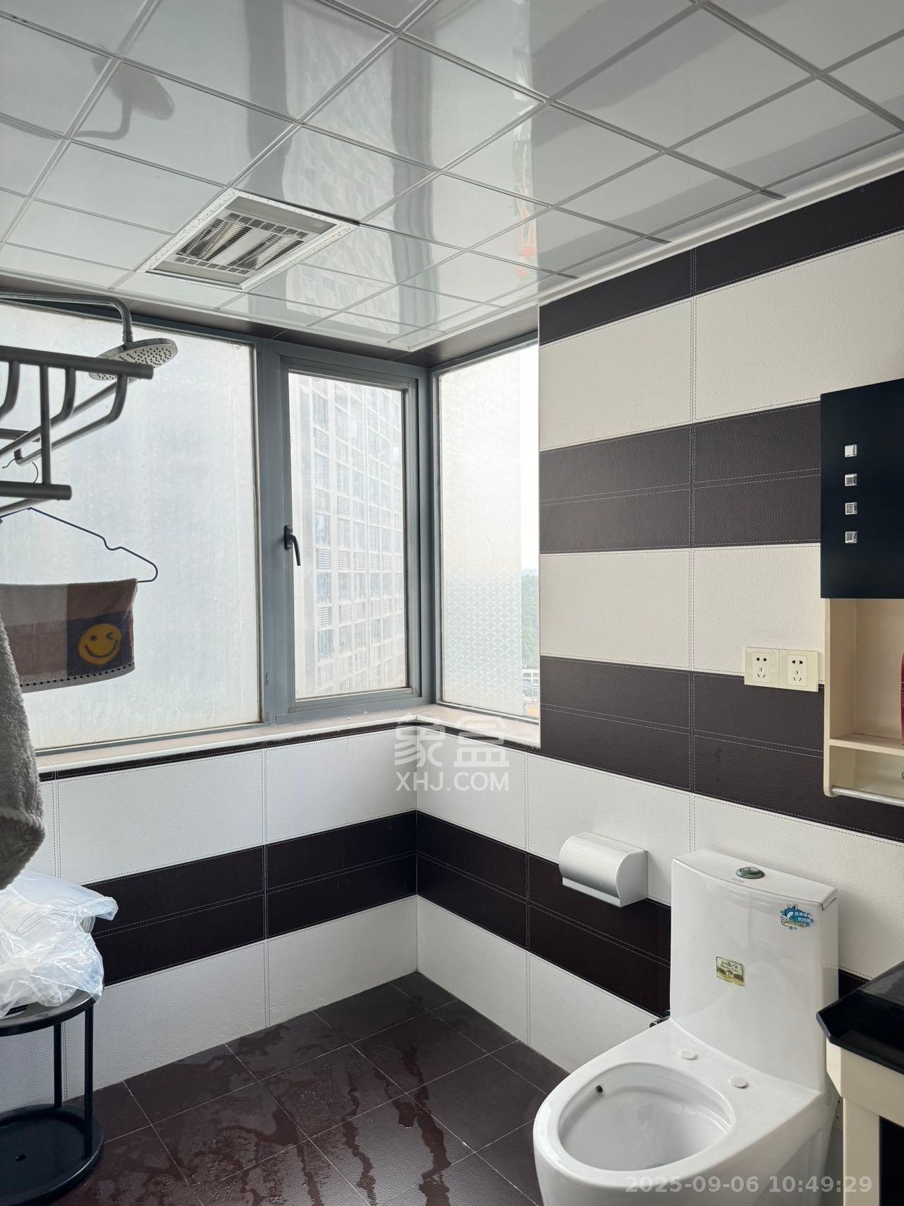 月畔湾 3室2厅2卫 2500.0元/月 月畔湾 3室2厅2卫 2500.0元/月室内图