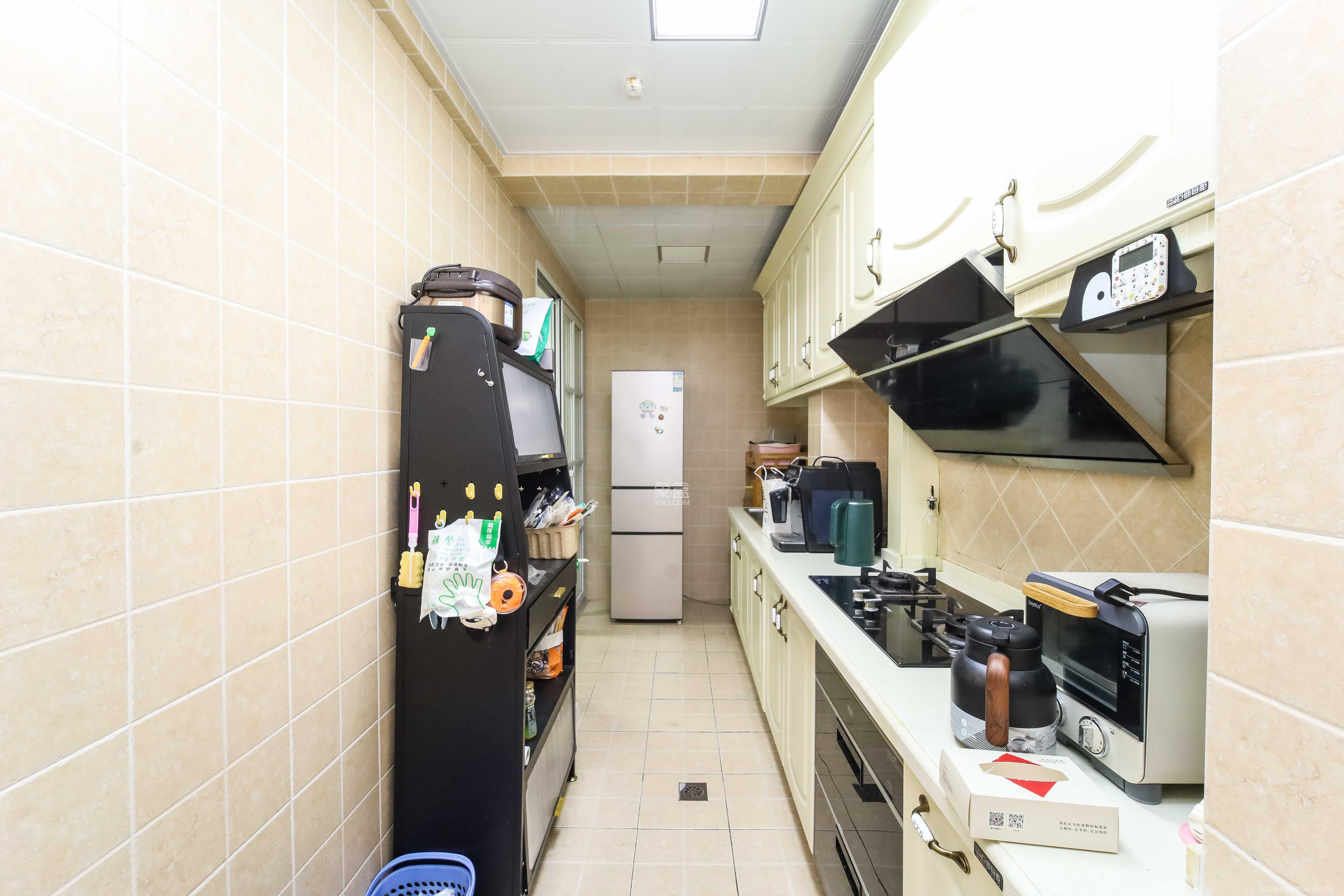 红橡华园(菲莎公馆)  3室2厅2卫    148.0万 红橡华园(菲莎公馆)  3室2厅2卫    148.0万厨房