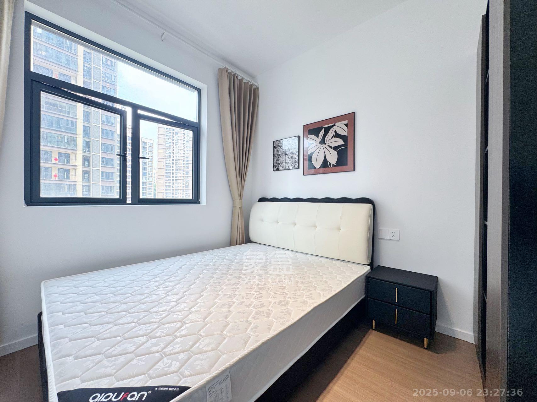 兴旺正佳广场(金石雅苑) 3室2厅1卫 3200.0元/月 兴旺正佳广场(金石雅苑) 3室2厅1卫 3200.0元/月室内图