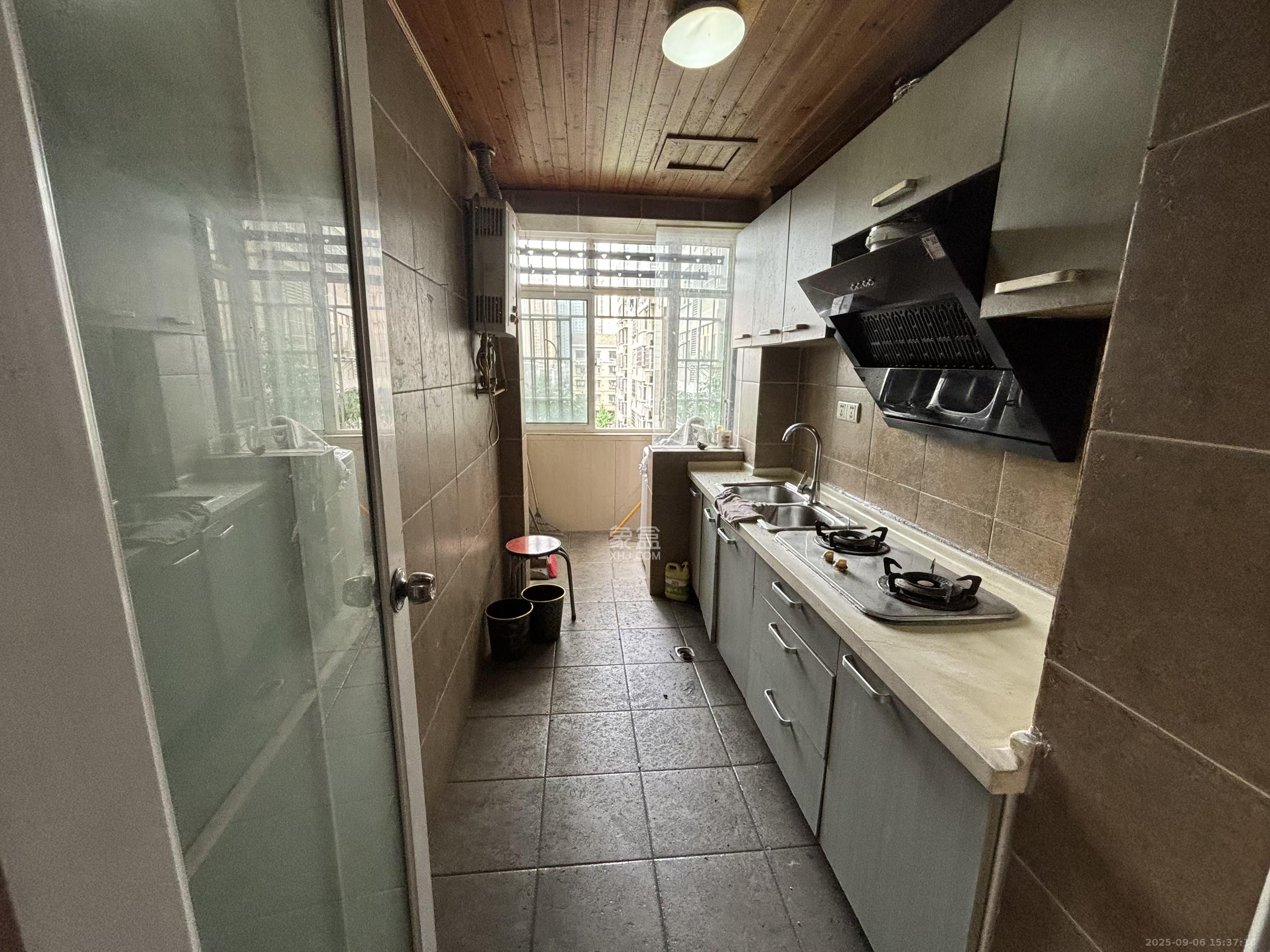 未来蜂巢  3室2厅1卫    1600.0元/月室内图