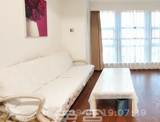 壹号公馆  2室1厅1卫    4500.0元/月 壹号公馆  2室1厅1卫    4500.0元/月